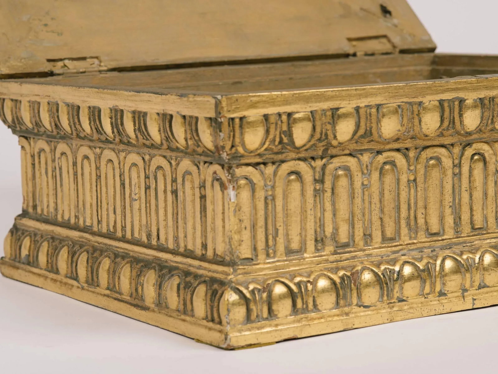 1920s Giltwood and Gesso Box - 7