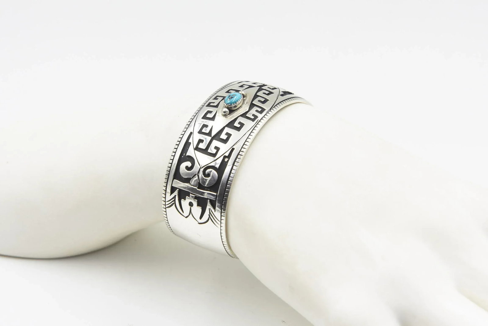 Late 20th Century Native American Turquoise Sterling Silver Cuff Bracelet by Jacob Kahe - 2