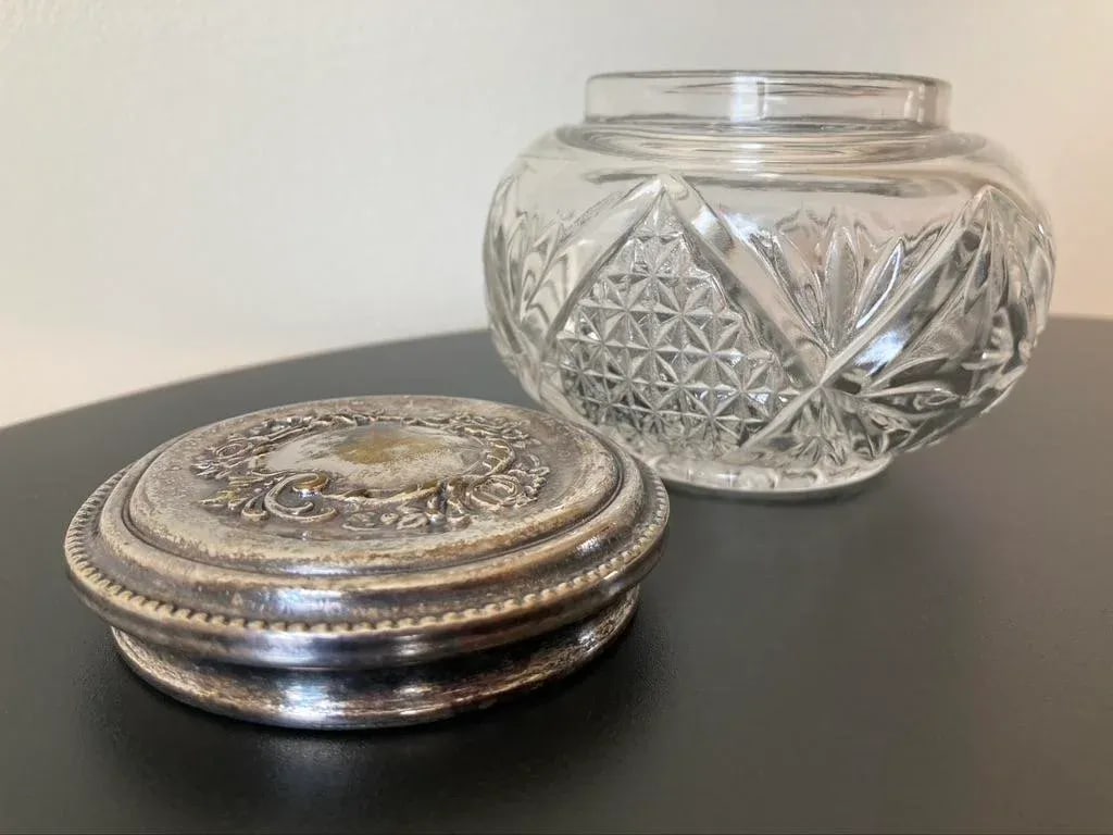 English Art Glass and Silverplate Jewelry Box - 9