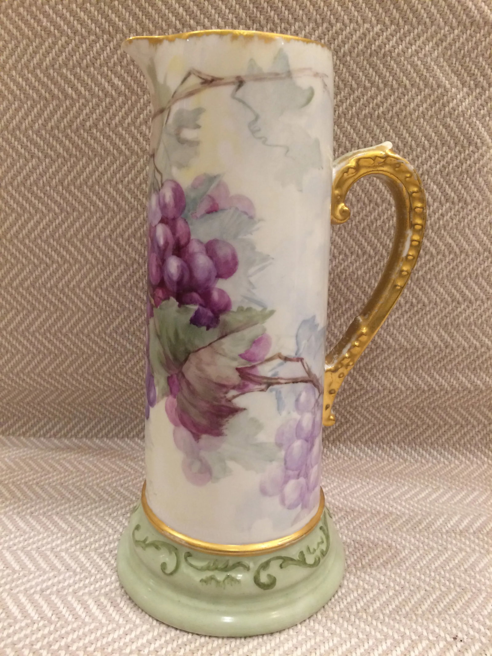 Antique Limoges Platter & Matching Pitcher/Tankard With a Grape Motif (Antique, From the 1800's) - 3