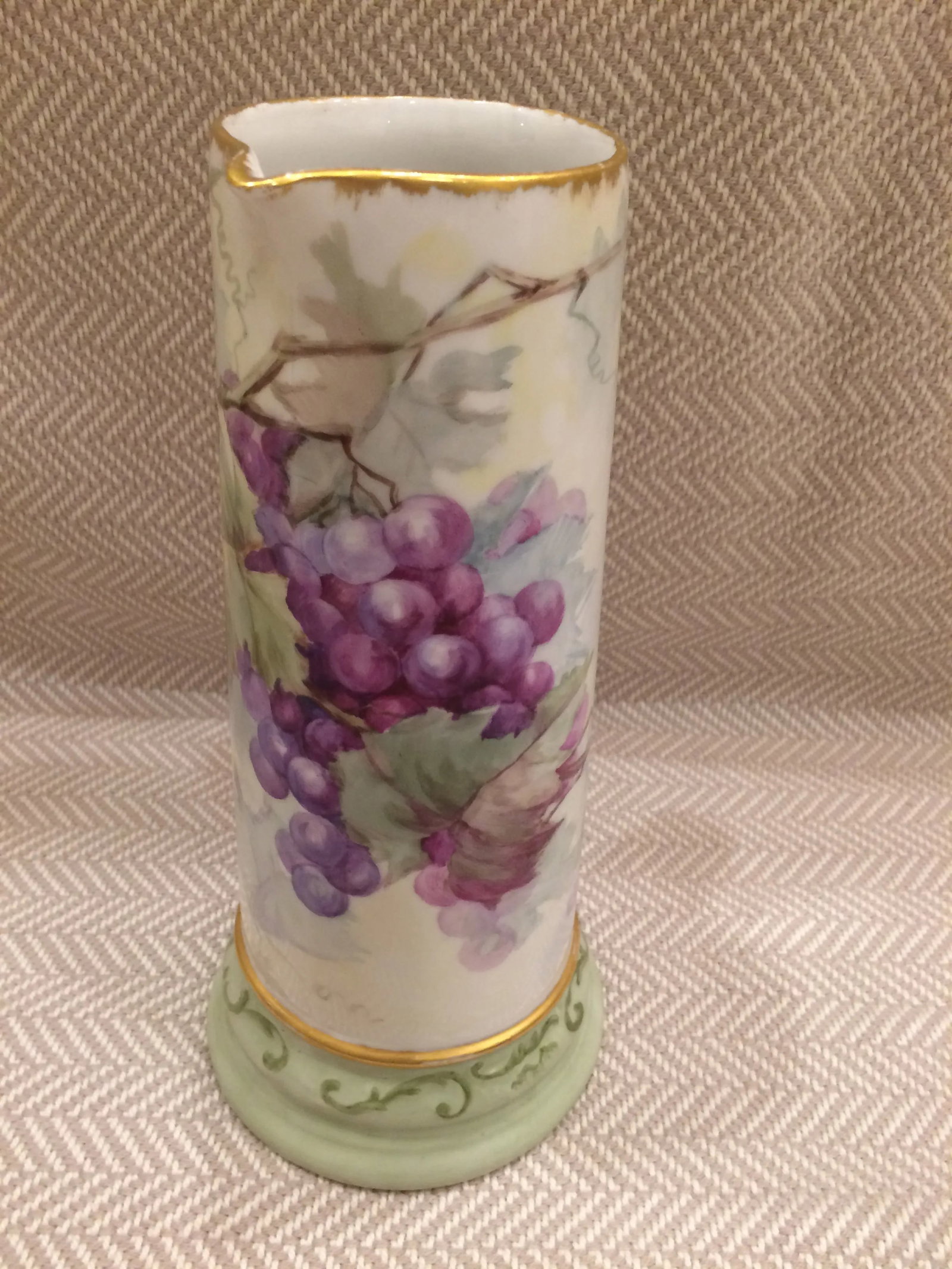 Antique Limoges Platter & Matching Pitcher/Tankard With a Grape Motif (Antique, From the 1800's) - 6