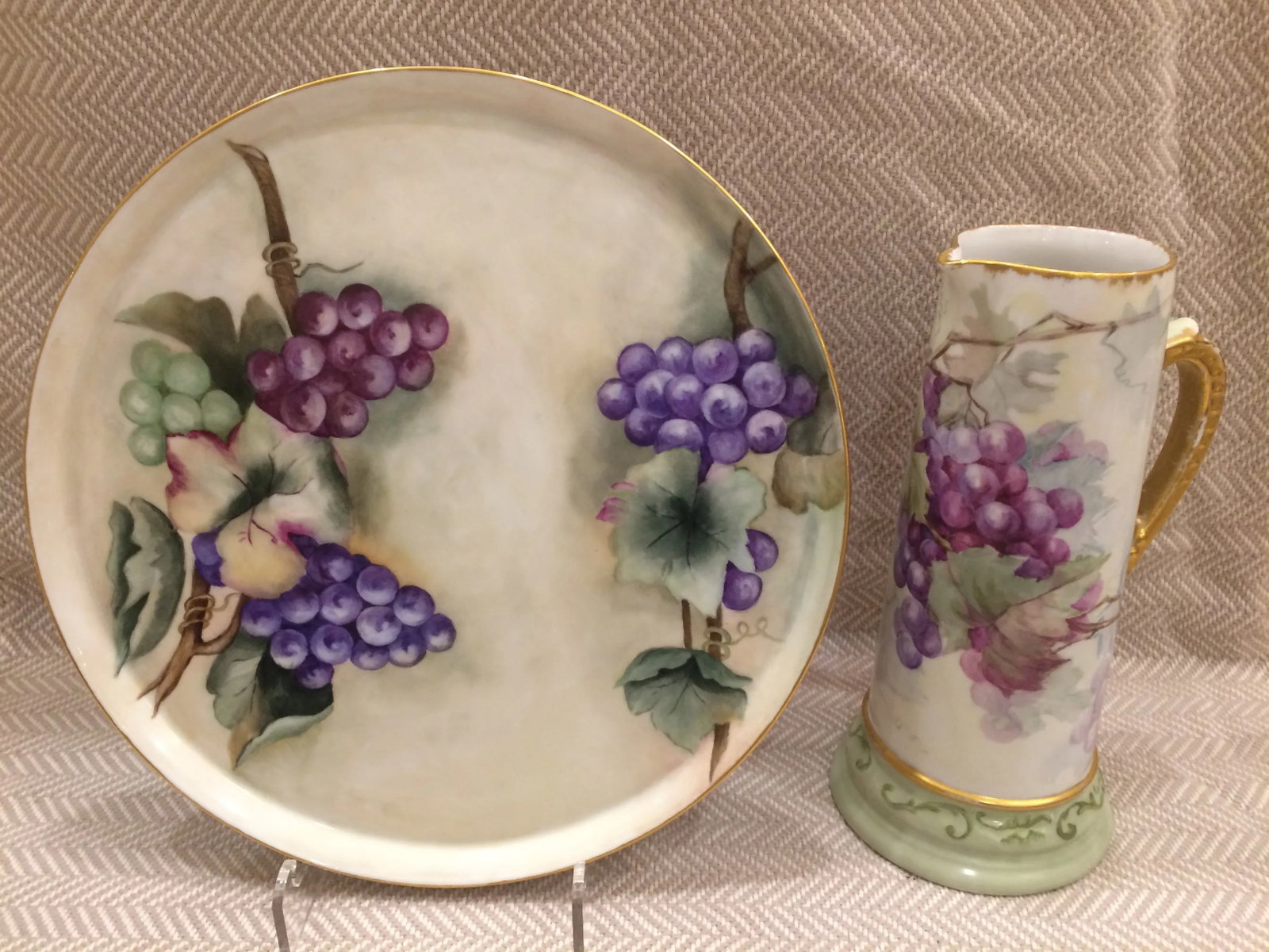 Antique Limoges Platter & Matching Pitcher/Tankard With a Grape Motif (Antique, From the 1800's) - 9
