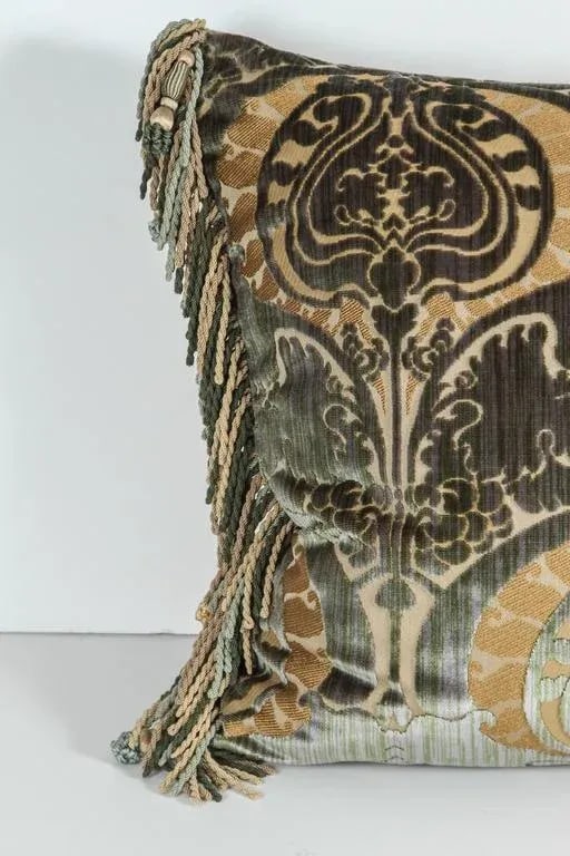 Traditional Luigi Bevilacqua Silk Velvet Pillows - a Pair - 4