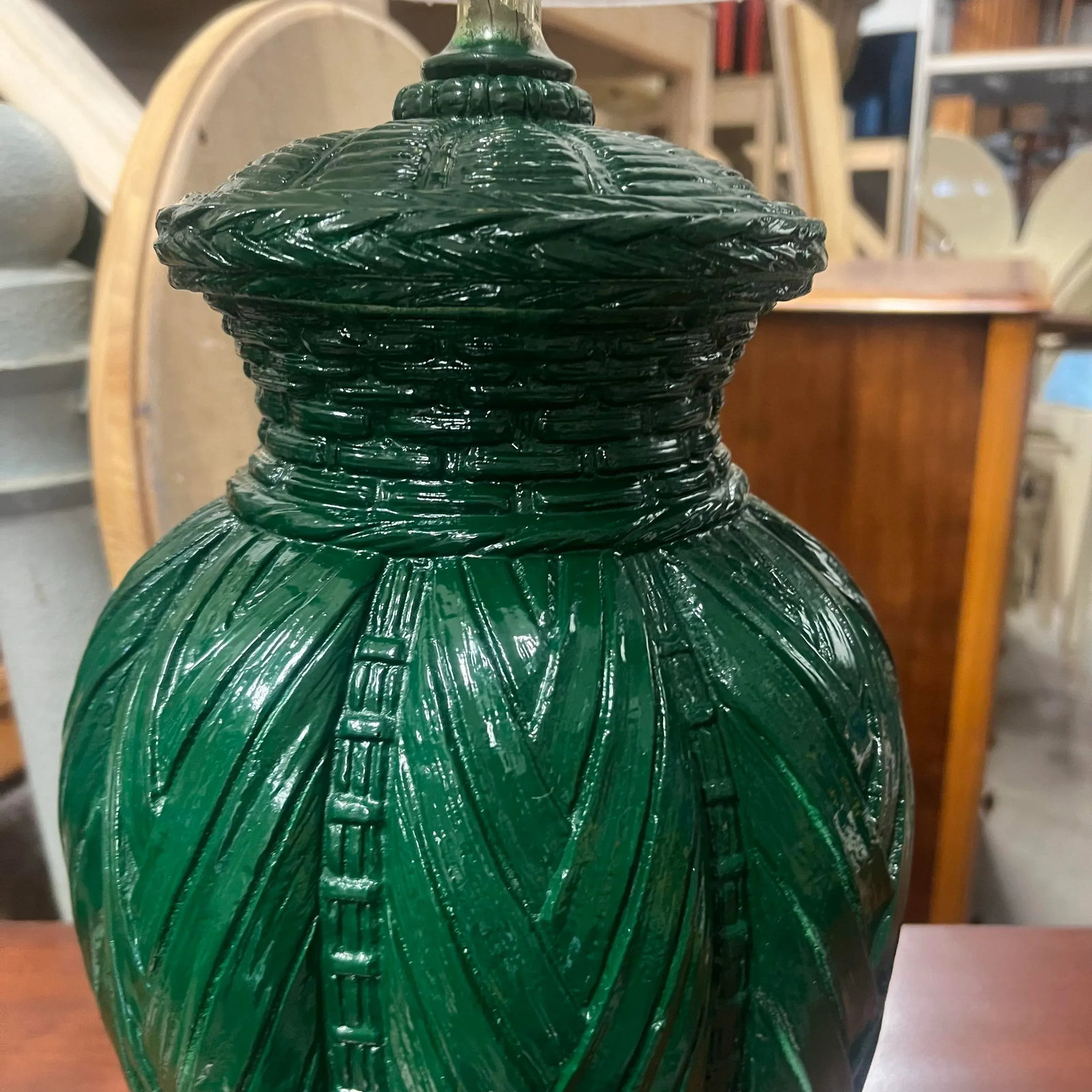 Vintage Green Basket Weave Ceramic Table Lamps - A Pair. - 7