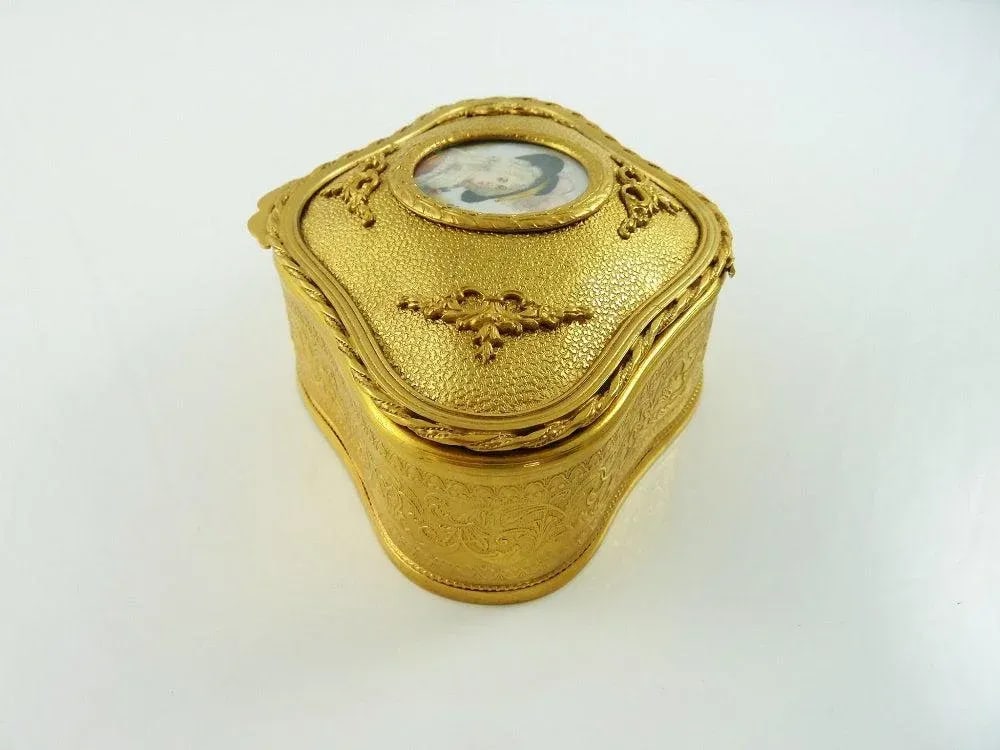 Antique French Dore Bronze Dresser Box With Signed Miniature Portrait / Napoleon III / Serpentine Sh - 3