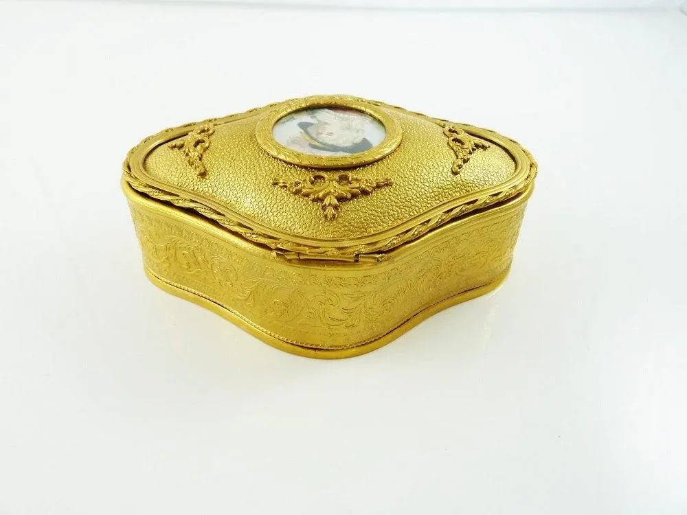 Antique French Dore Bronze Dresser Box With Signed Miniature Portrait / Napoleon III / Serpentine Sh - 4