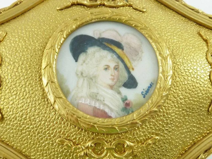 Antique French Dore Bronze Dresser Box With Signed Miniature Portrait / Napoleon III / Serpentine Sh - 6