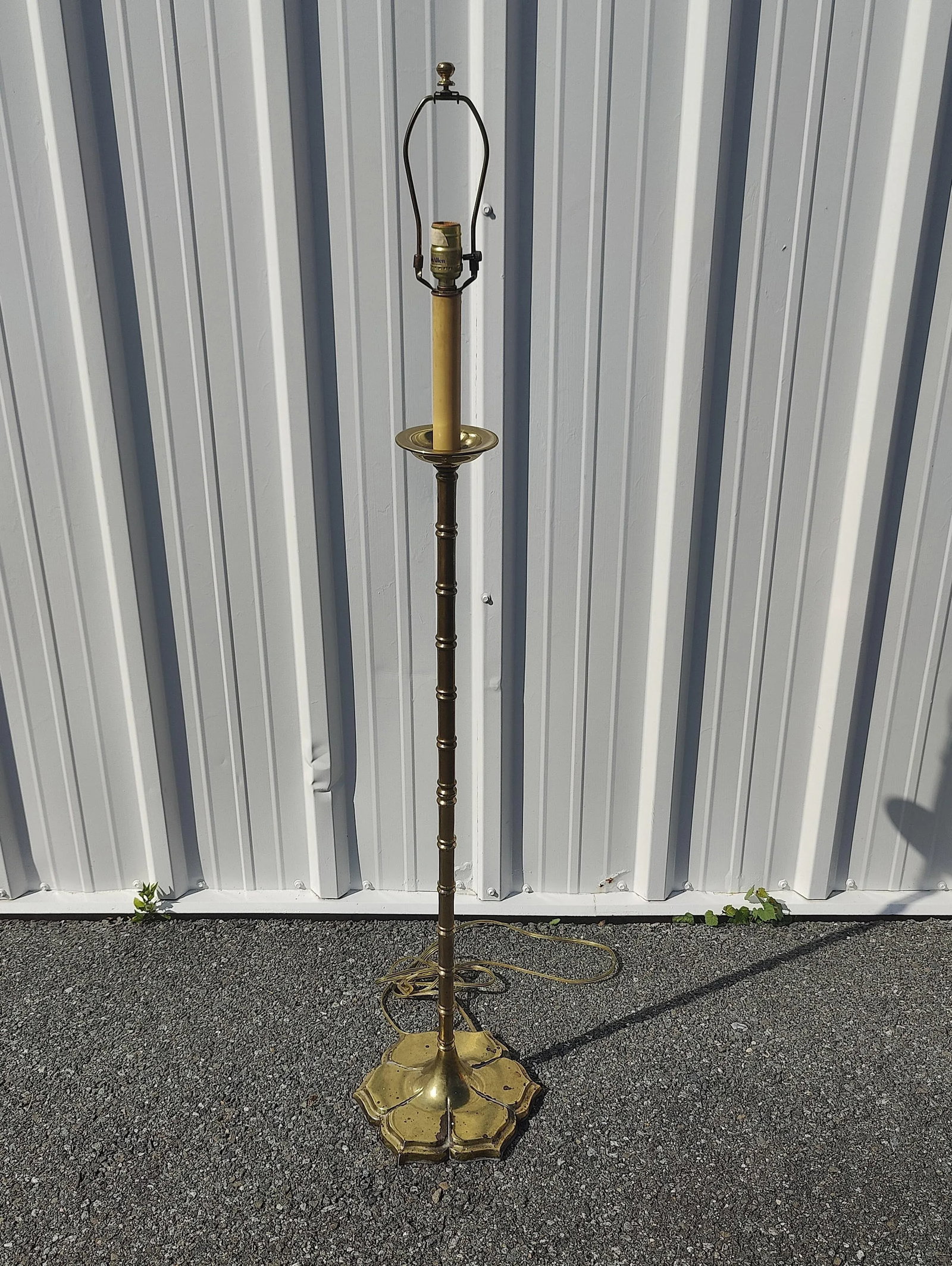 Vintage Ethan Allen Brass Floor Lamp - 5