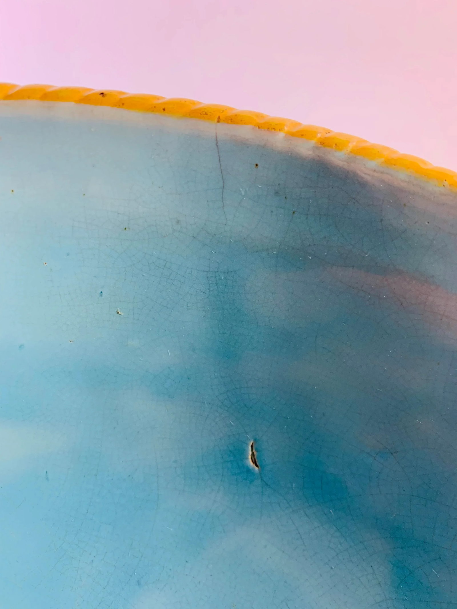 Early 19th Century Large White and Turquoise Blue Majolica Bowl With "Acanthus" Leaf Accents by Geor - 10