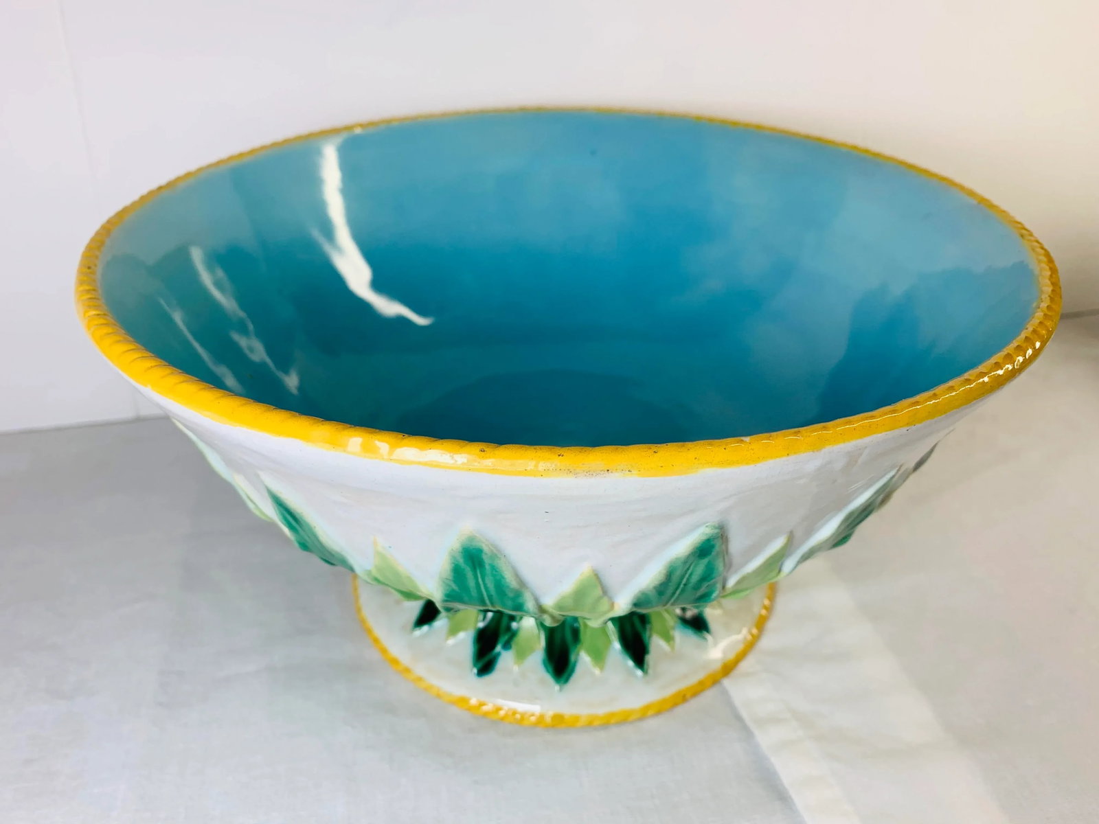 Early 19th Century Large White and Turquoise Blue Majolica Bowl With "Acanthus" Leaf Accents by Geor - 3