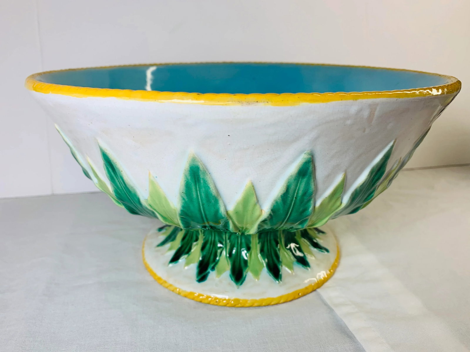 Early 19th Century Large White and Turquoise Blue Majolica Bowl With "Acanthus" Leaf Accents by Geor - 4