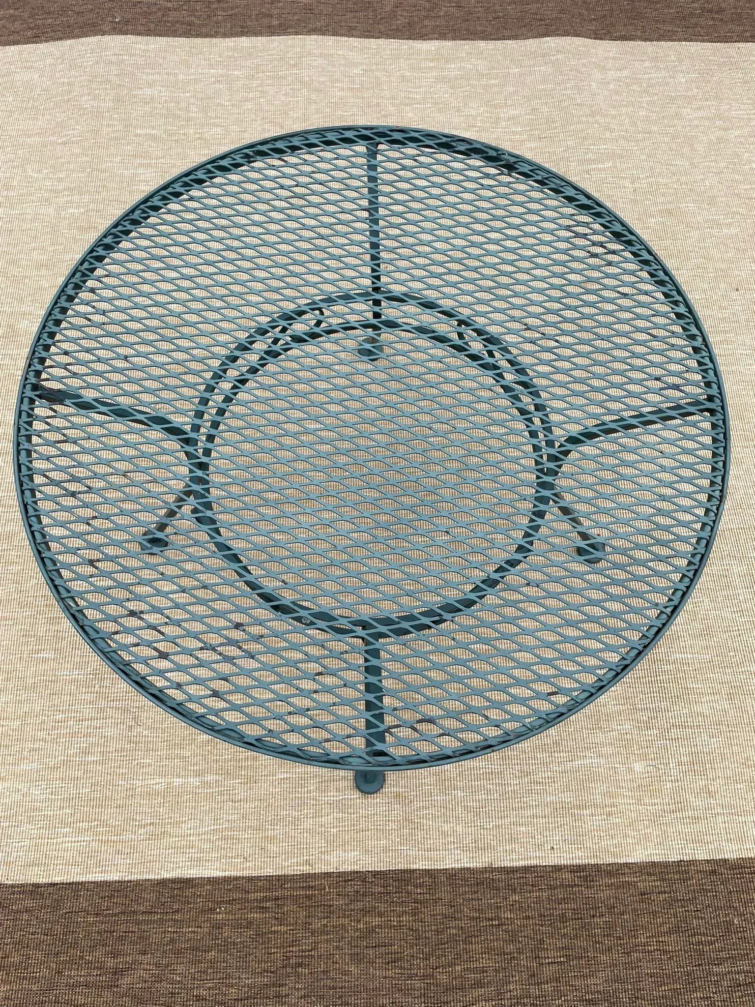 Vintage Green Wrought Iron Mesh Outdoor Side Table - 3