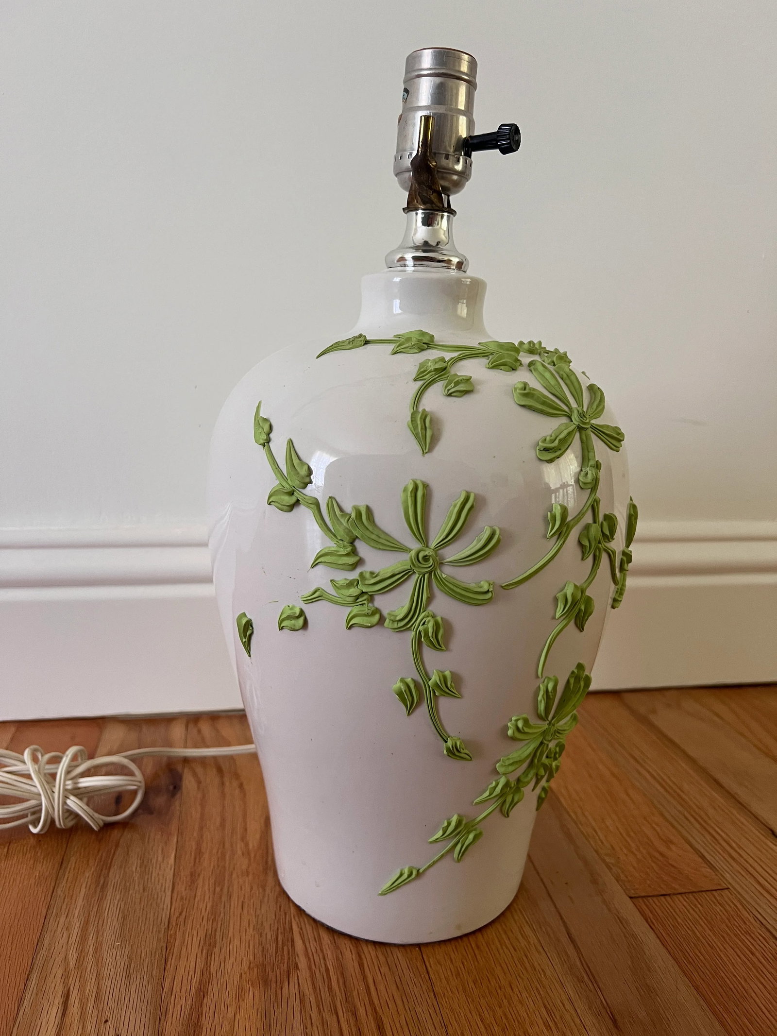 Vintage Ceramic Lamp With Applied Green Floral Motif - 3