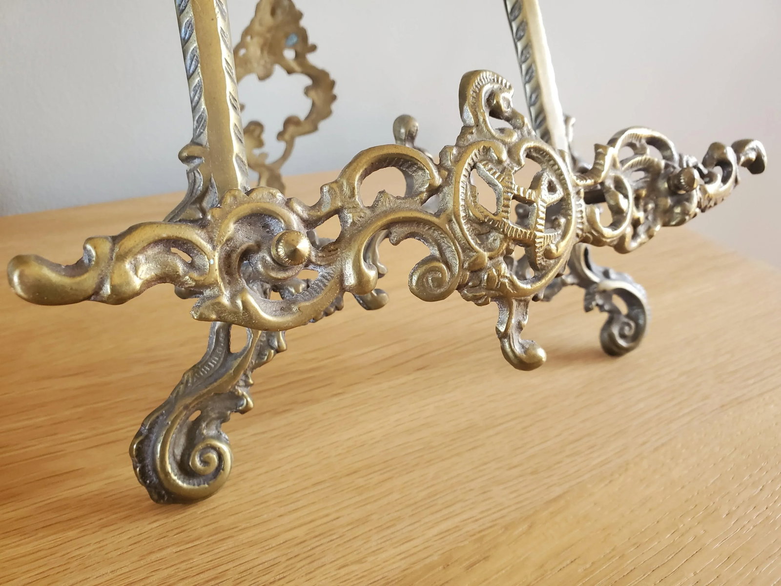Vintage Ornate Brass Rococo Style Easel for Art or Books - 2