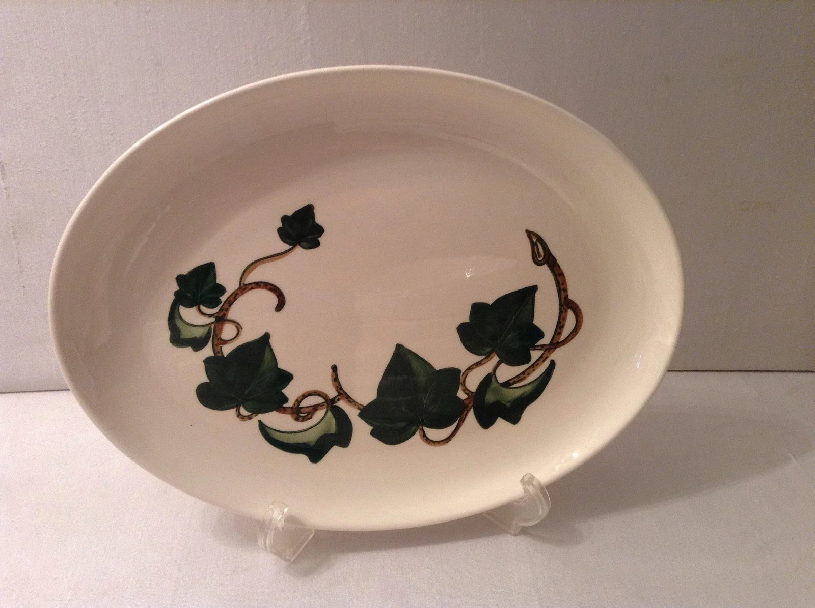 33 Piece Set - California Ivy by Metlox - Poppytrail - Vernon - 2