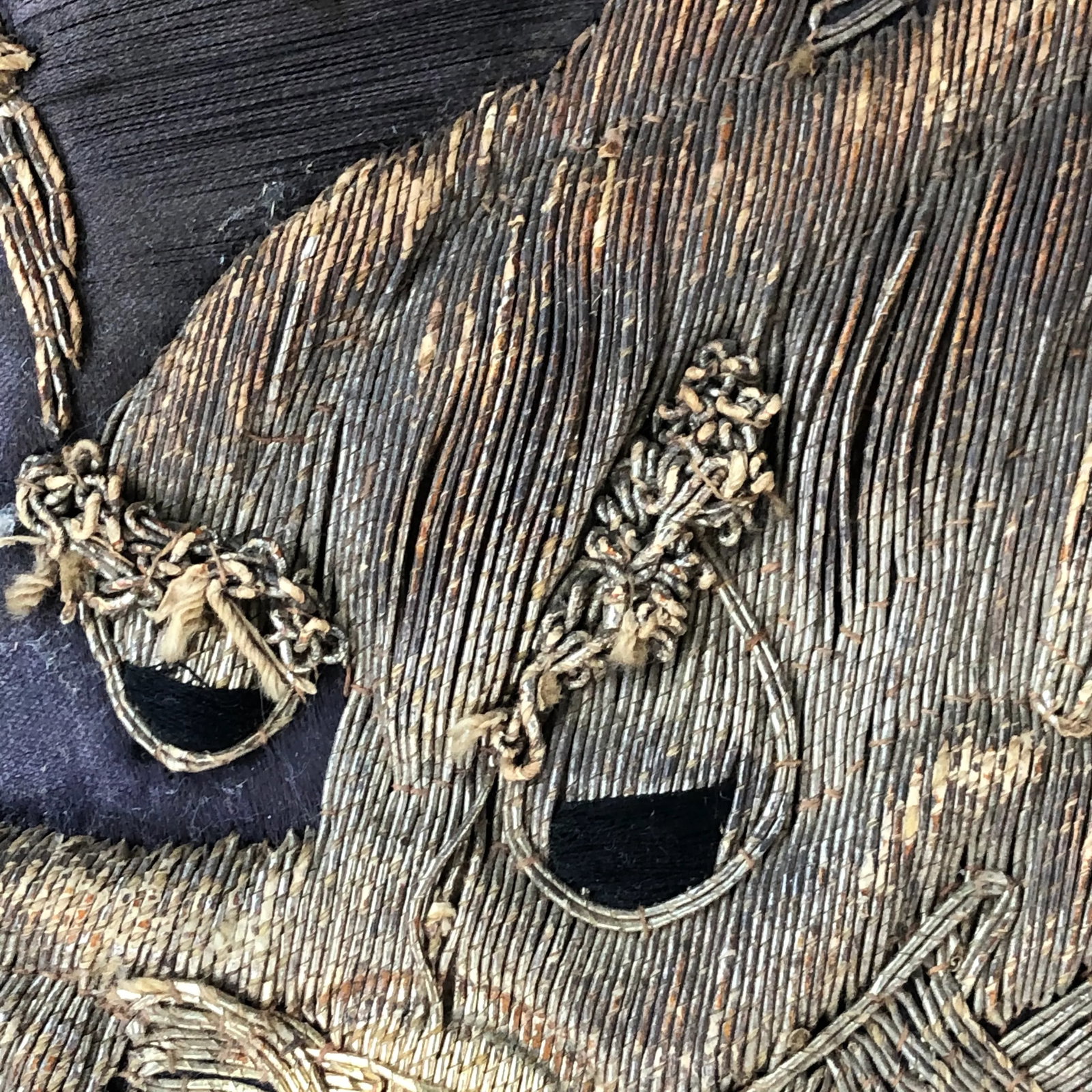 Antique Japanese Metallic Gold Thread Dragon Lacquer Box - 4