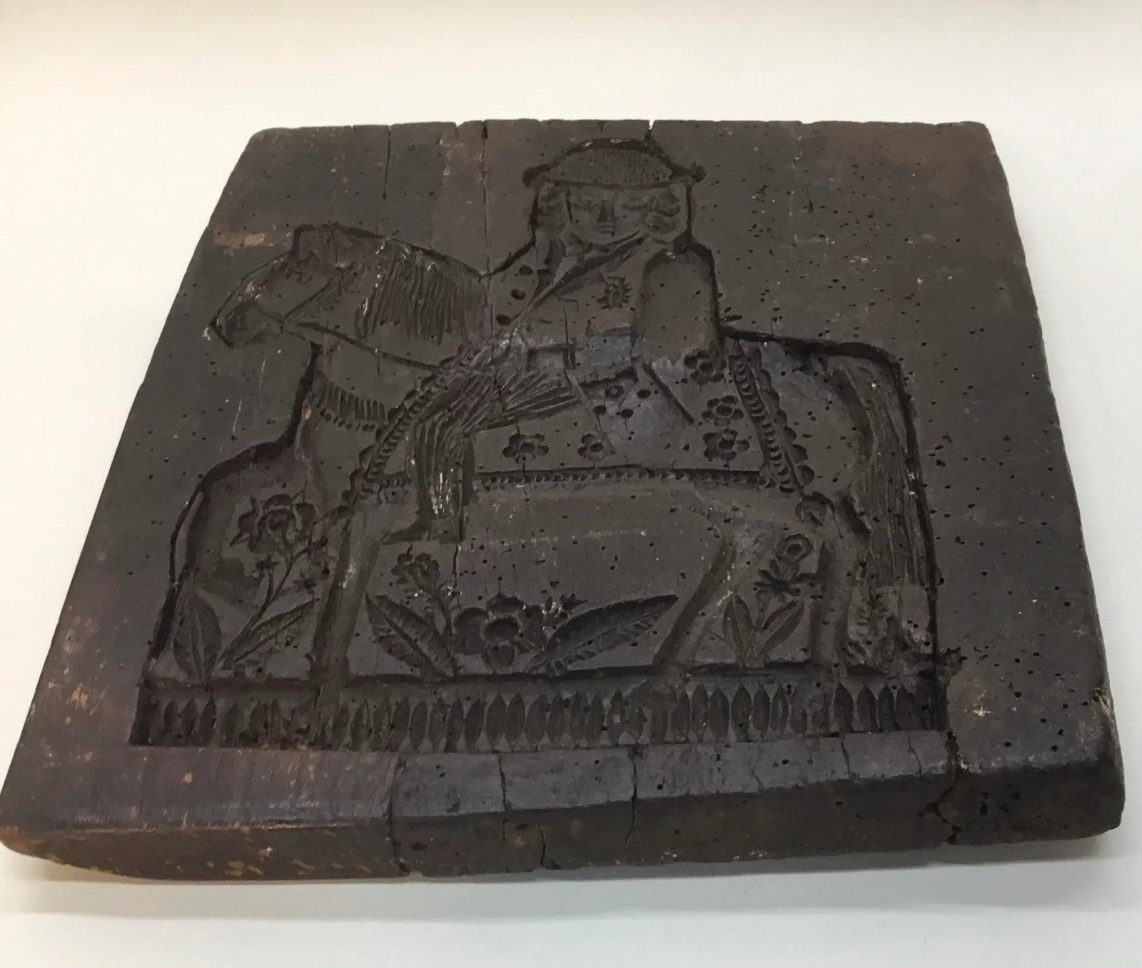 18th Century Continental Carved Wood Cake Mold - 4