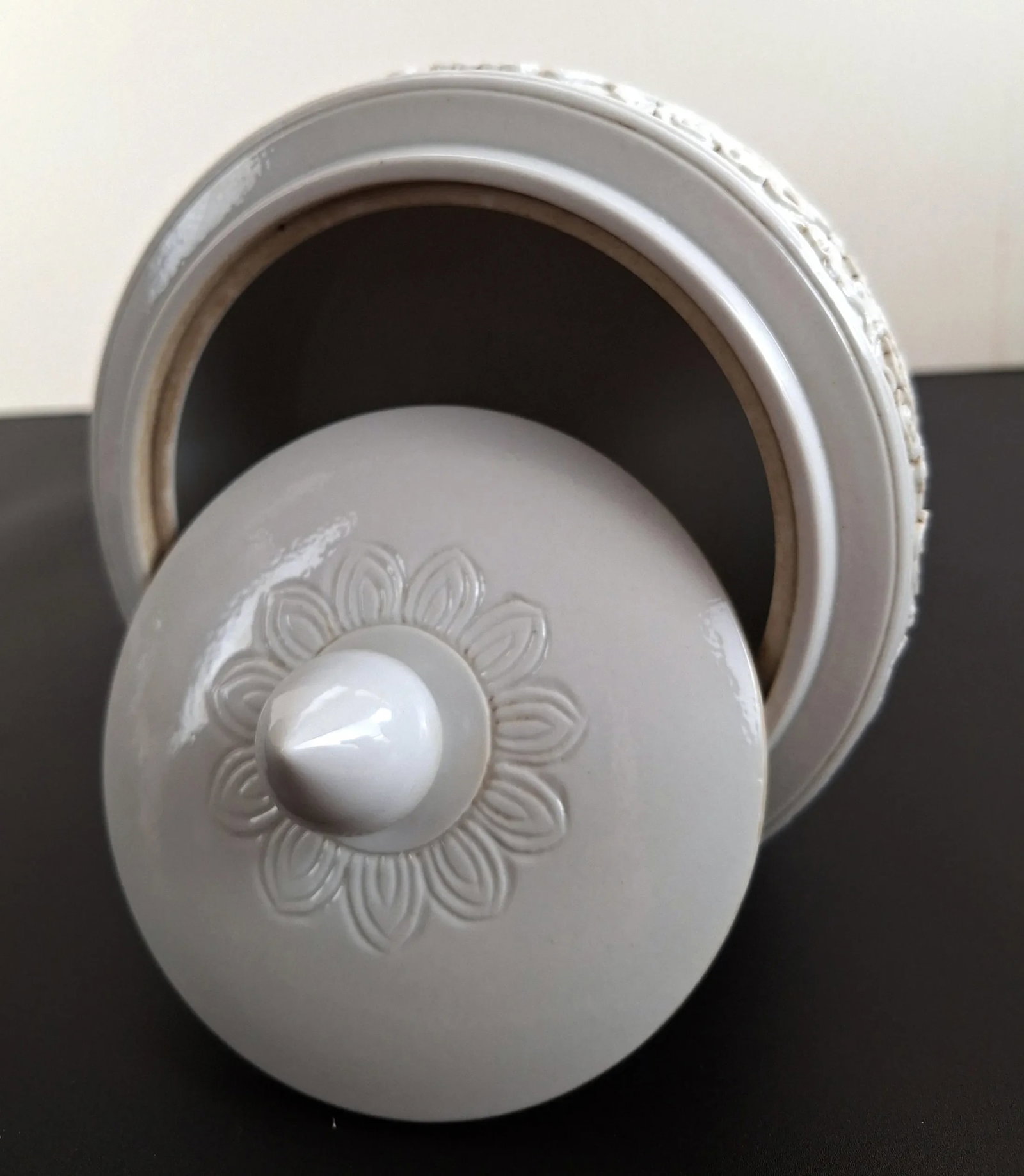 Chinese Blanc De Chine Lidded Archaic Dragon Bowl - 5