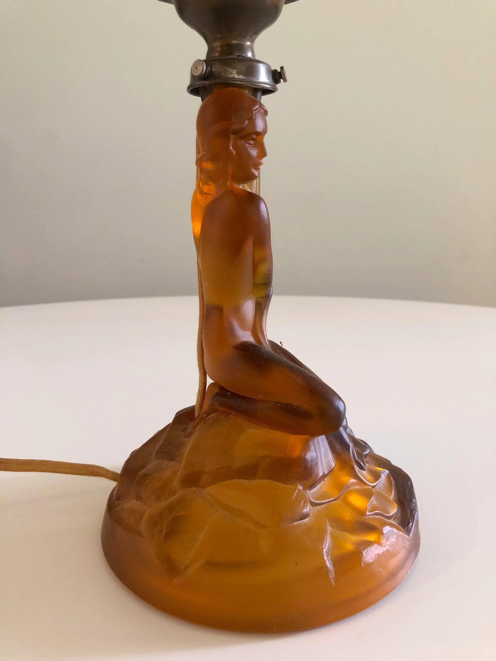 Art Deco Walther and Sohne Amber Glass Woman Globe Lamp - 4