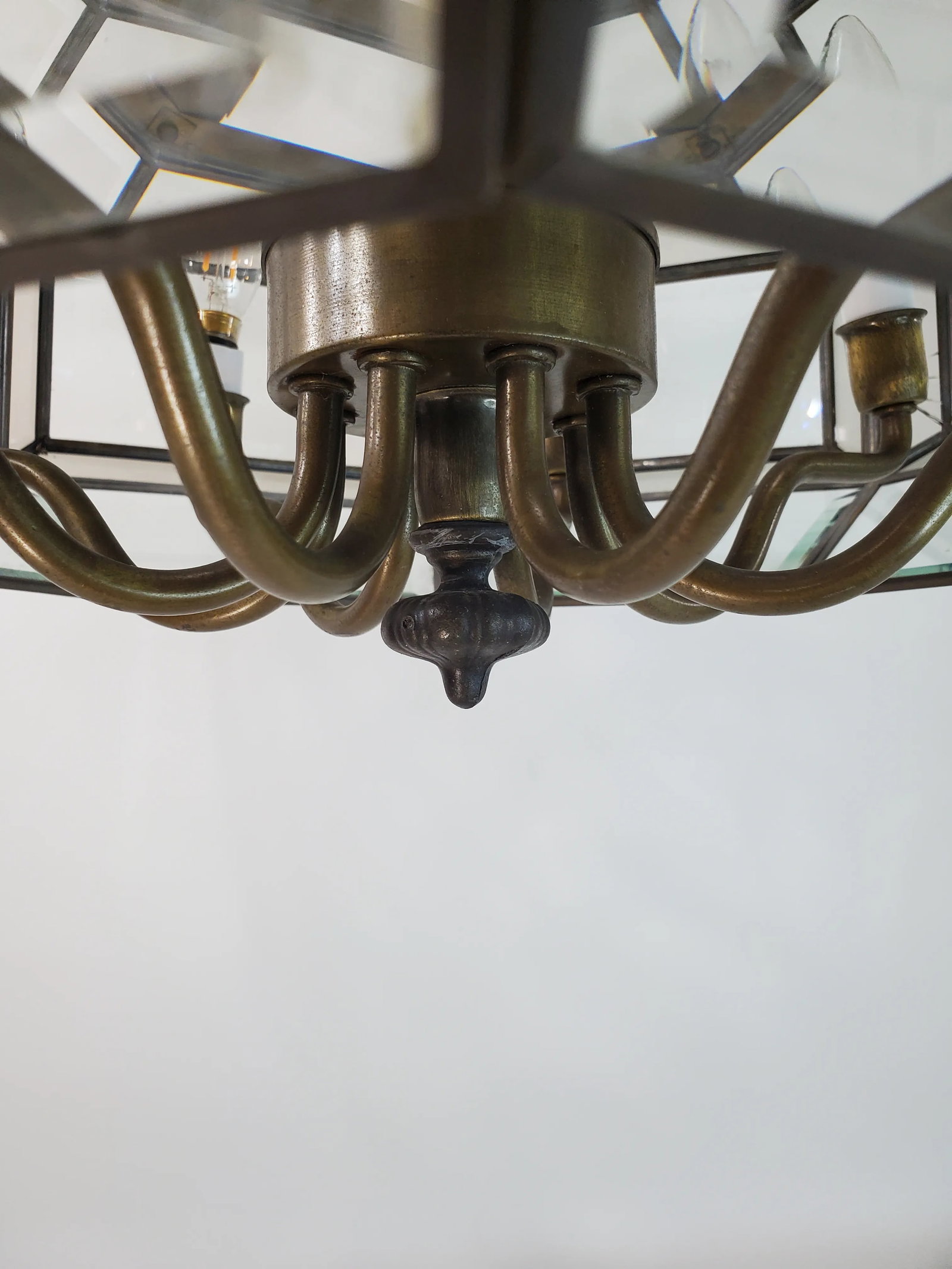 1970s Mid-Century Modern 8-Light Brass and Beveled Glass Chandelier Pendant - 11