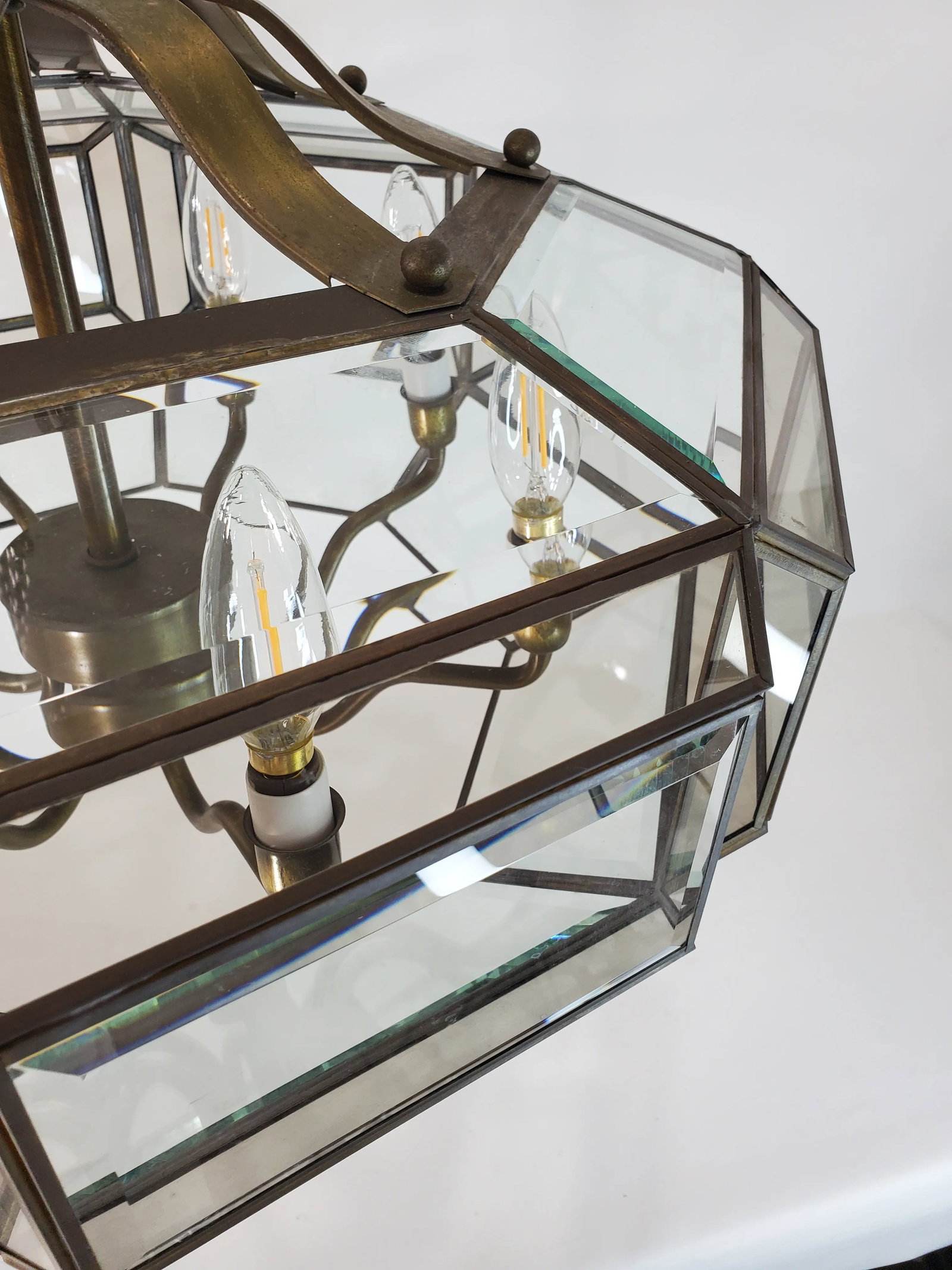 1970s Mid-Century Modern 8-Light Brass and Beveled Glass Chandelier Pendant - 8