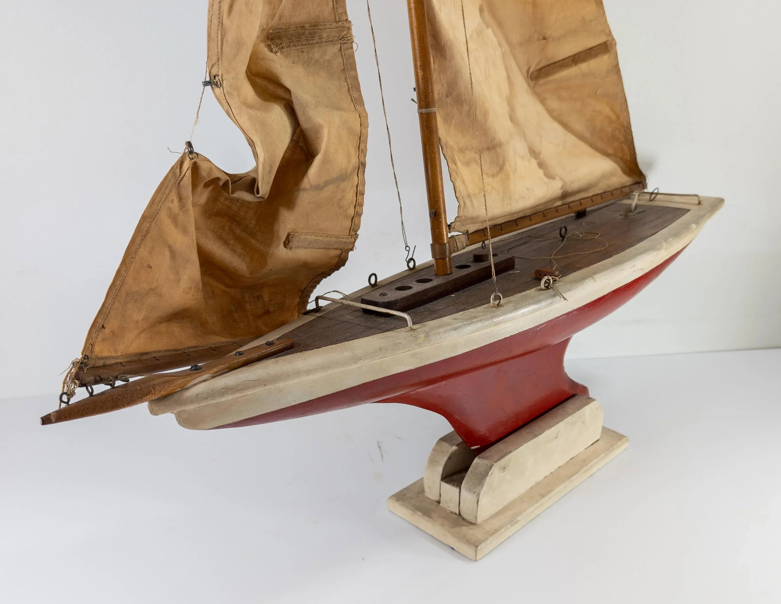 Mid-Century Decorative Sailboat Pond Sailing Boat Model - 7