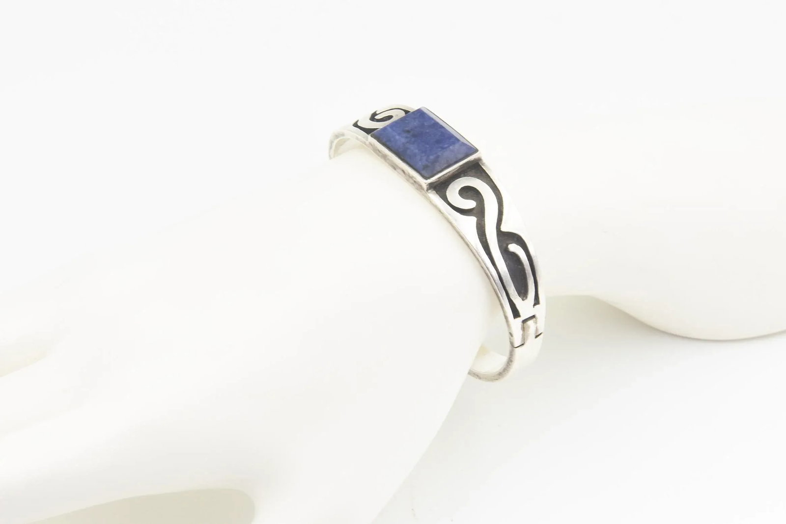 Modernist Mexican Sodalite Sterling Silver Bangle Bracelet - 10