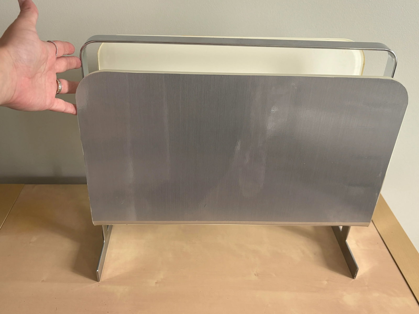 1970s Lucite and Chrome Magazine Holder Attributed to Milo Baughman - 5