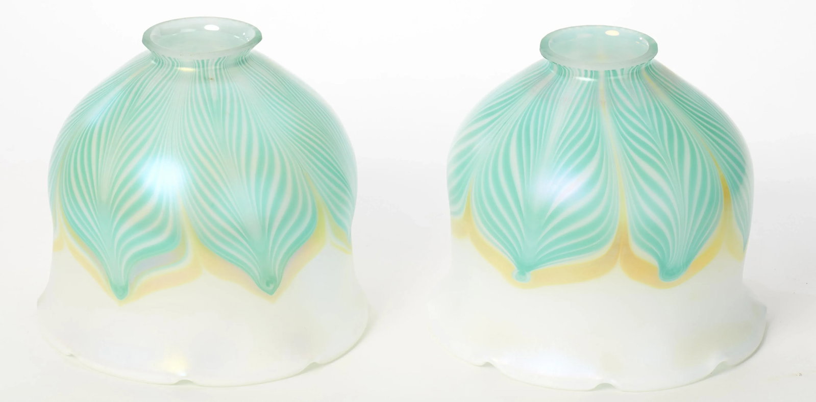Pair of Mid 20th Century Quezal Style Art Deco Pulled Feather Glass Lamp Shades, Signed 'Vandermark' - 2