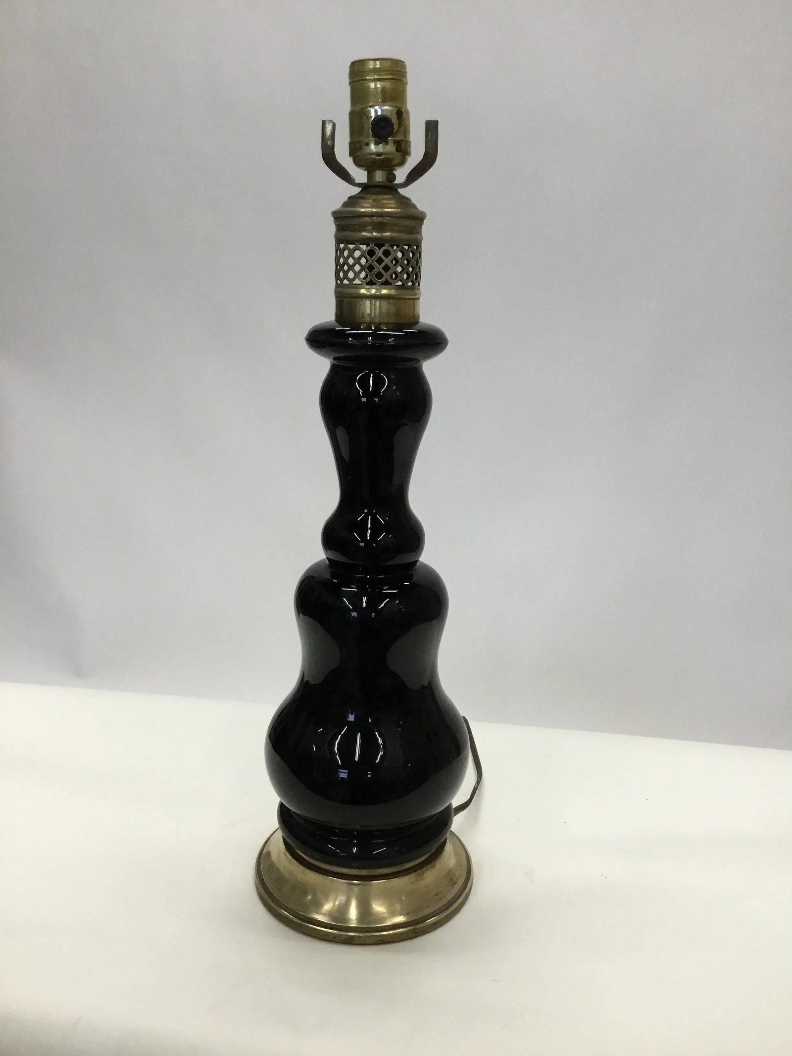 1940s Vintage Black Ceramic and Brass Table Lamp - 3