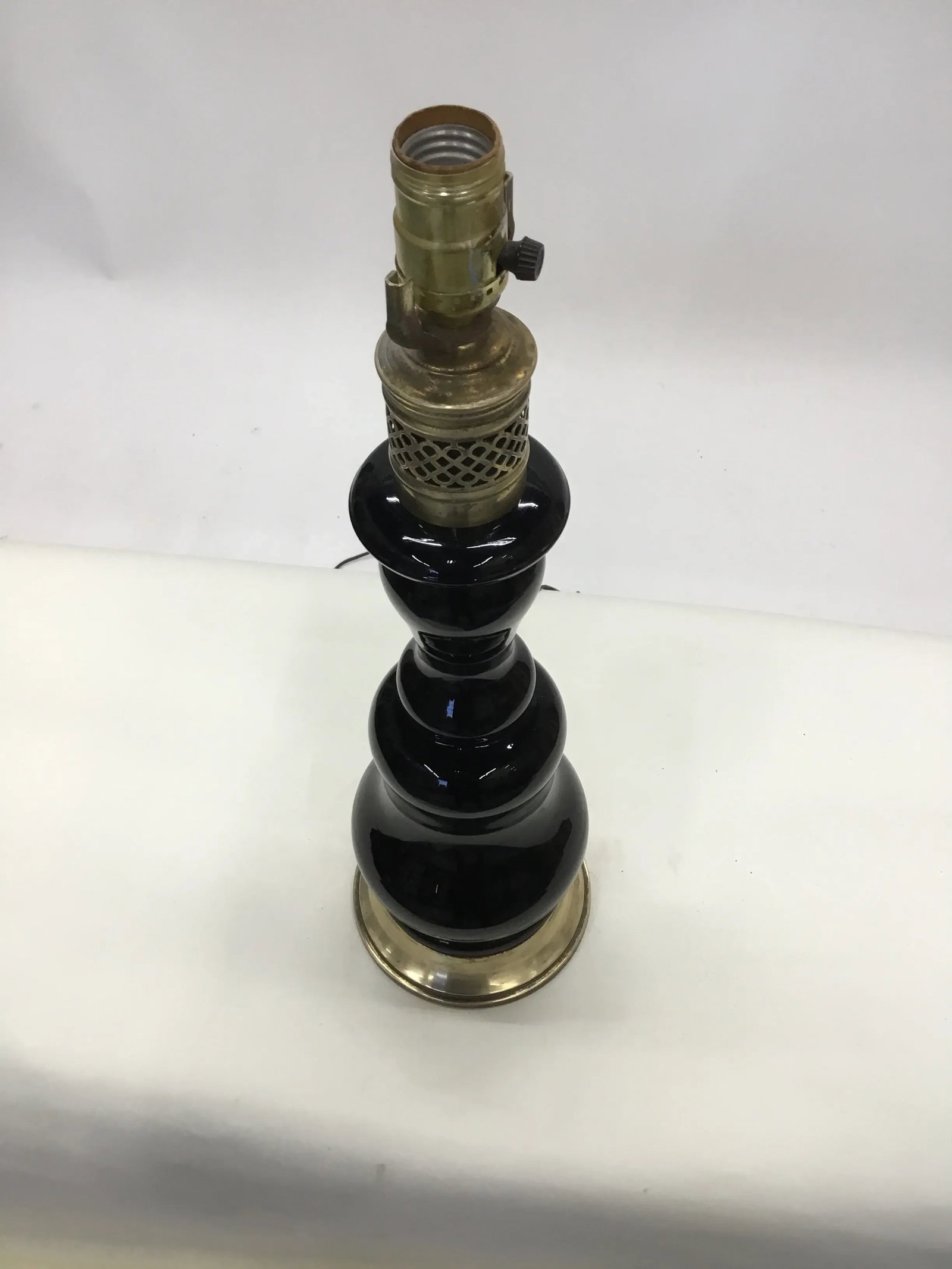 1940s Vintage Black Ceramic and Brass Table Lamp - 4