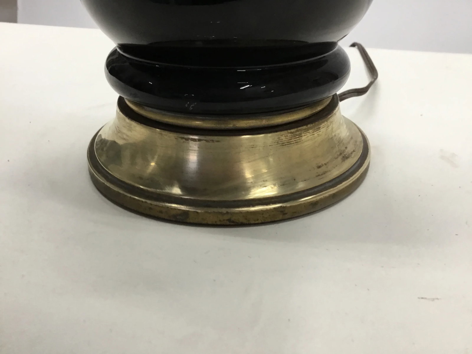 1940s Vintage Black Ceramic and Brass Table Lamp - 5