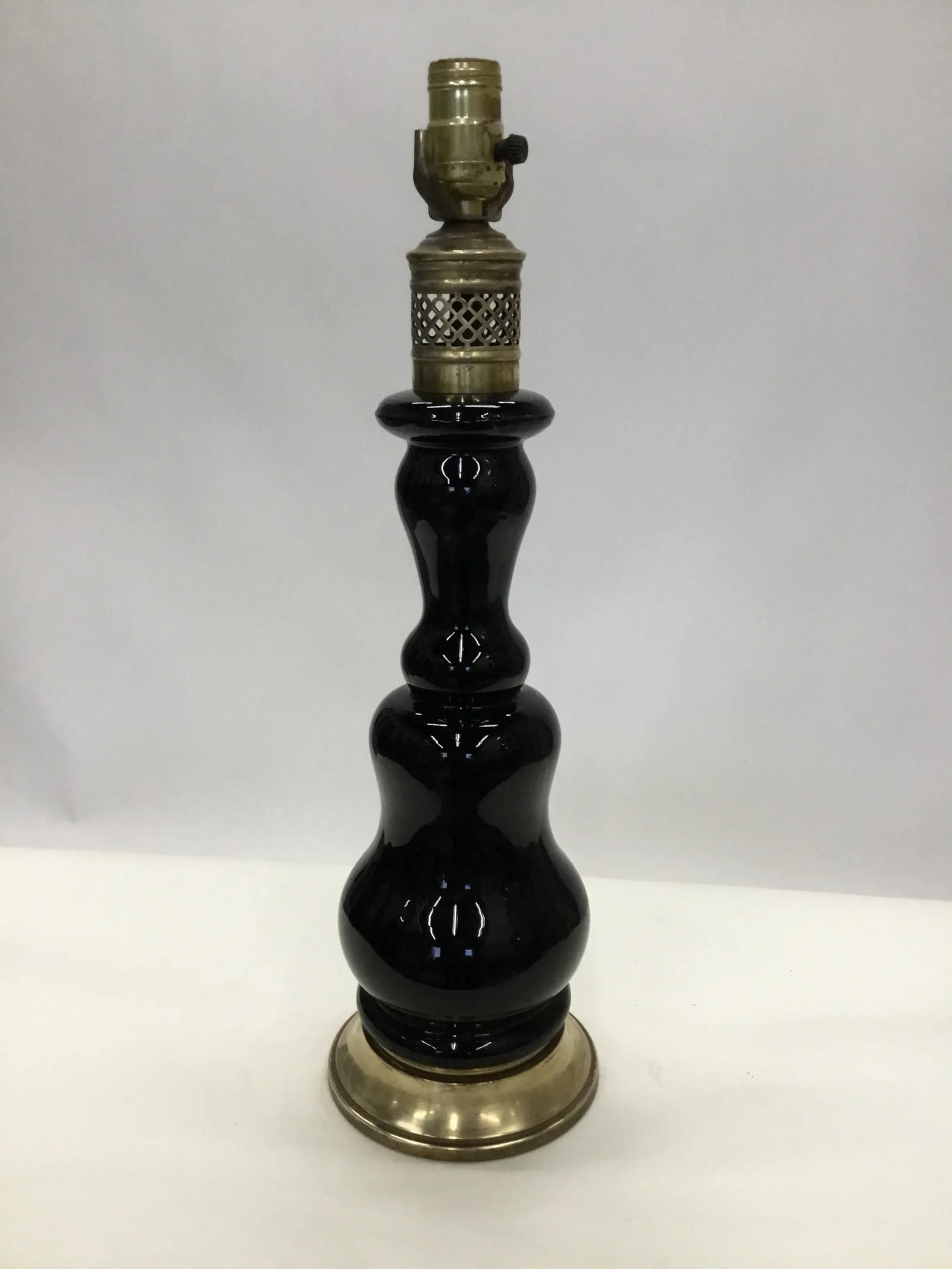 1940s Vintage Black Ceramic and Brass Table Lamp - 8