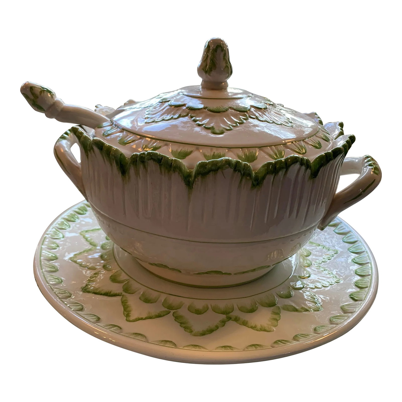 Mid Century Italian Pottery Tureen by Bassano: Here we have an absolutely gorgeous Green & White Italian pottery soup tureen. Darling scalloped edge and beautiful Spring Green details. Made by Bassano in the 1960's. Set includes the tureen, the li