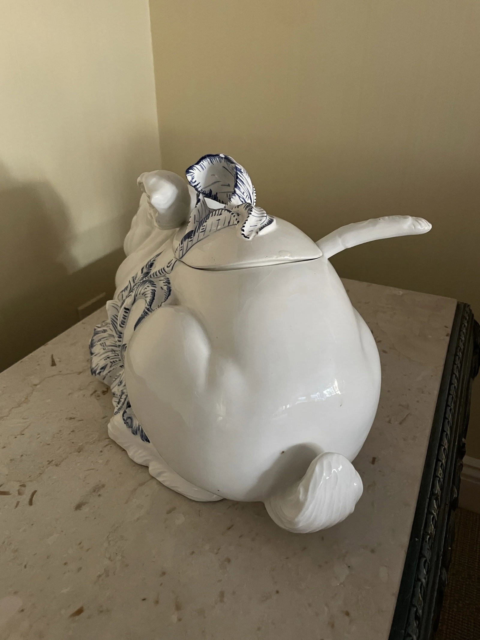 Blue and White Rabbit Tureen With Ladle - 2