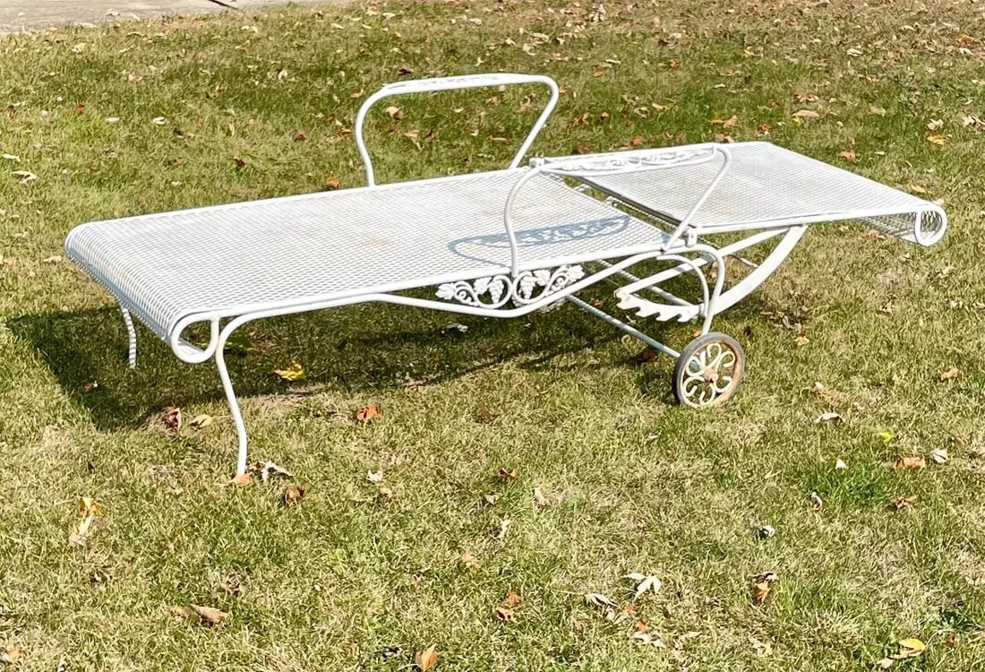 1960s White Wrought Iron Outdoor Chaise Patio Lounge Chair Salterini Inspired Grape Clusters - 2