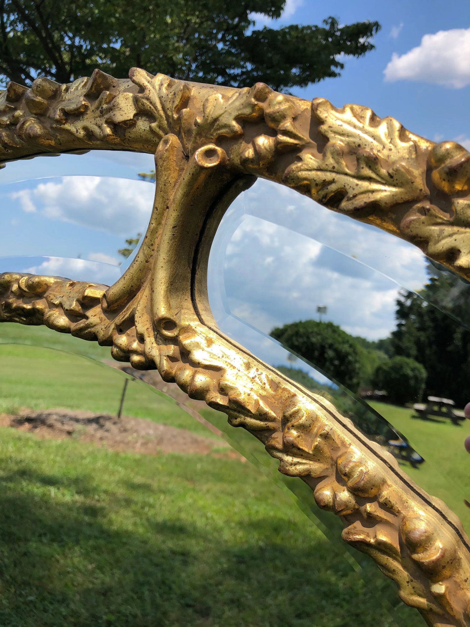 1970s Italian Rococo Round Gilt Foliate Mirror by La Barge - 4