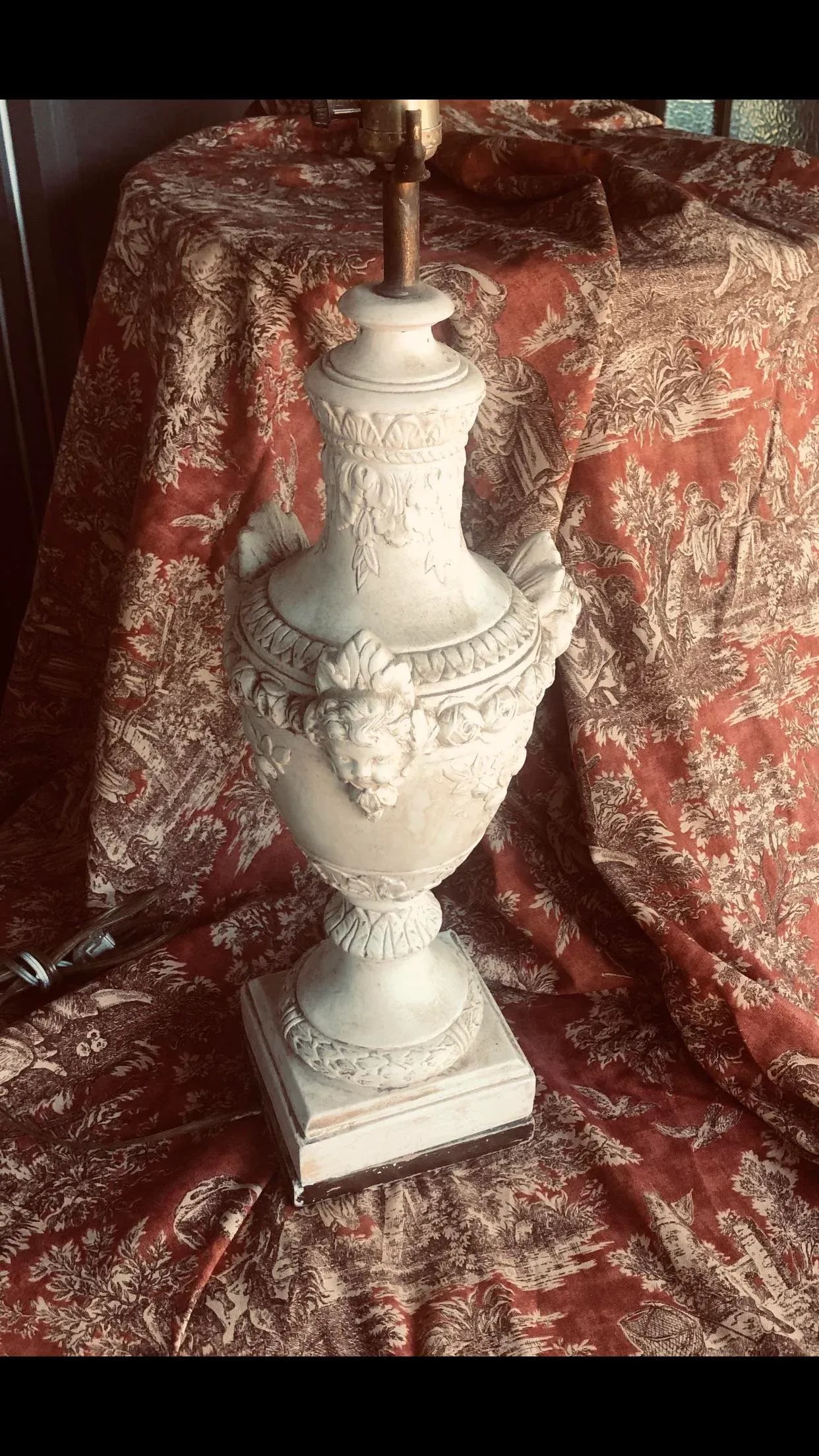 Vintage Figures Plaster Lamp - 2
