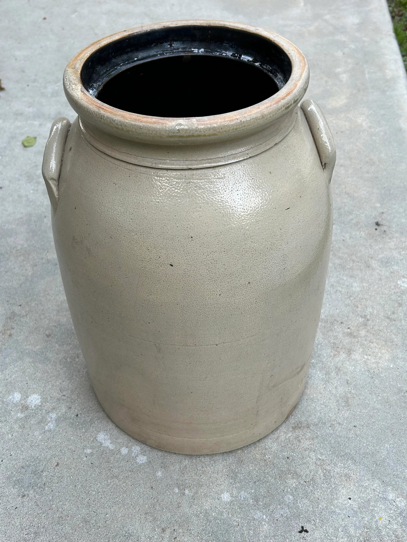 Decorated Antique Stoneware 19th Century 6-Gallon Crock - 4