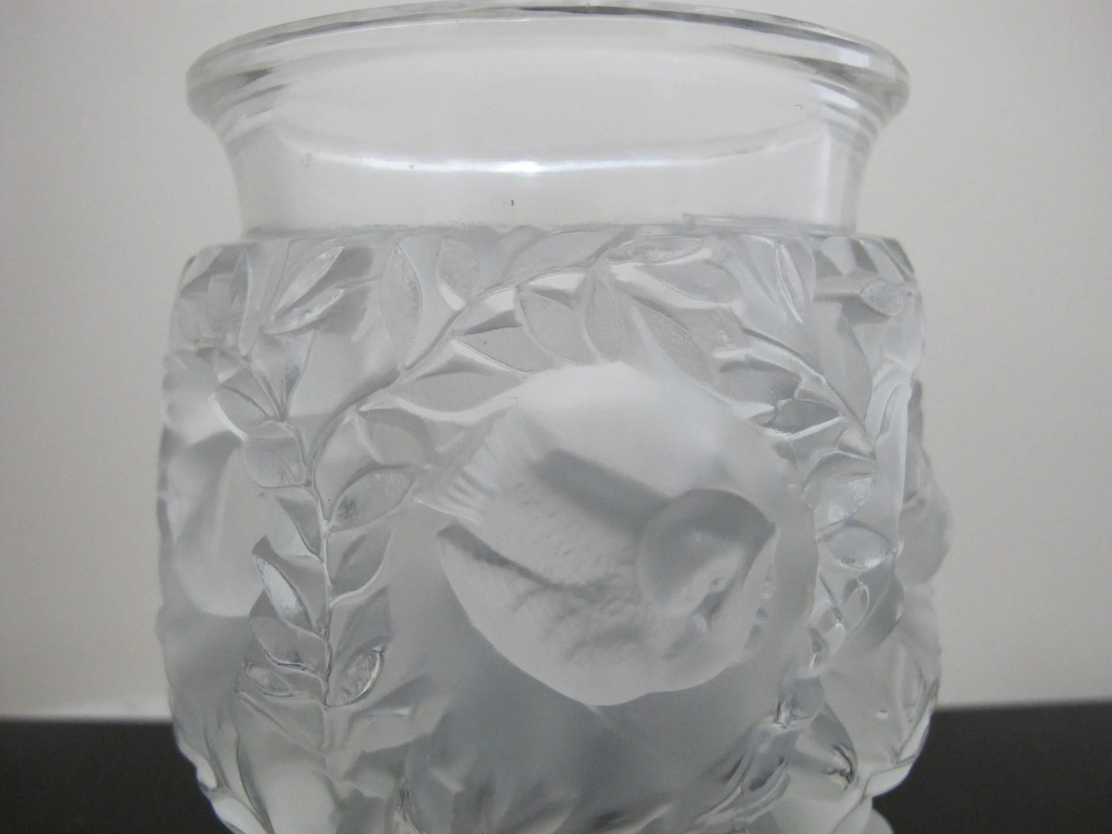 Lalique France Frosted Crystal Bagatelle Sparrow Bird Leaves Art 6 3/4" Vase - 2