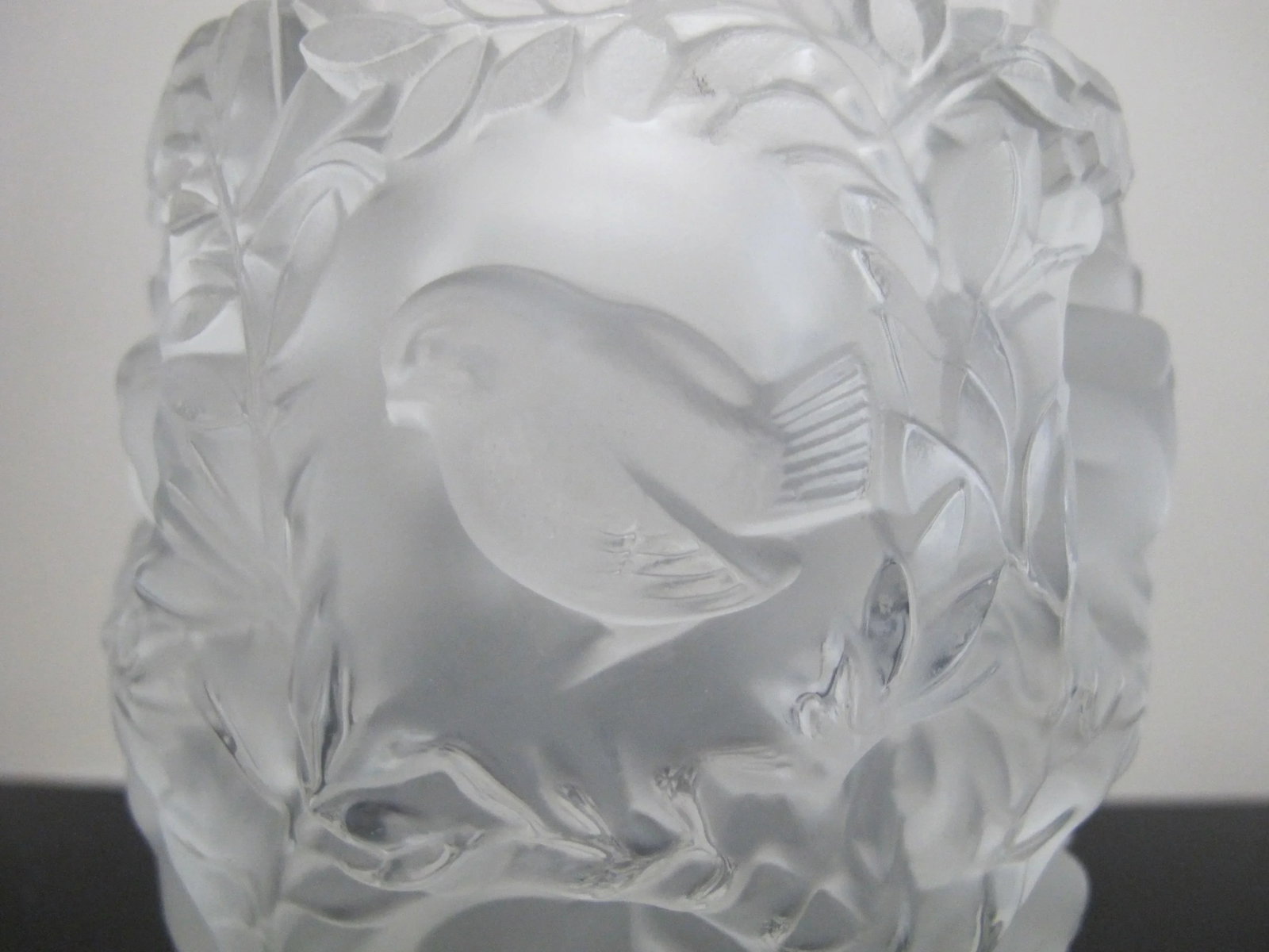 Lalique France Frosted Crystal Bagatelle Sparrow Bird Leaves Art 6 3/4" Vase - 6