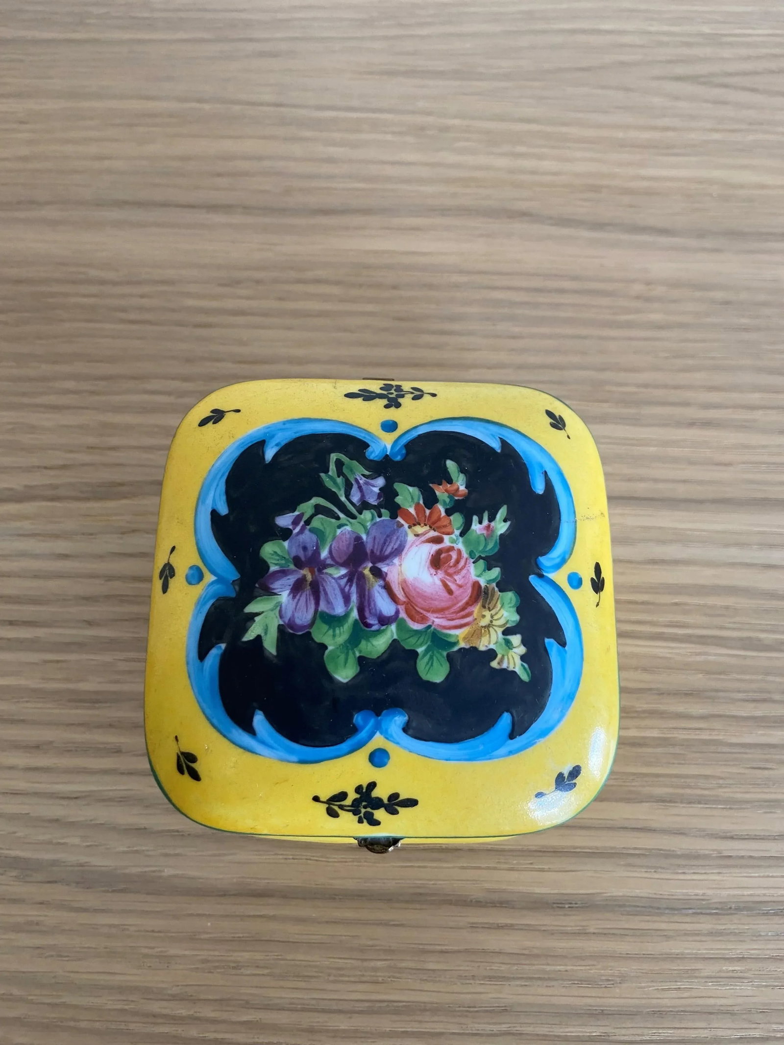 Antique French Handpainted Sevres-Style Porcelain Keepsake Box With Ormolu Clasp - 2