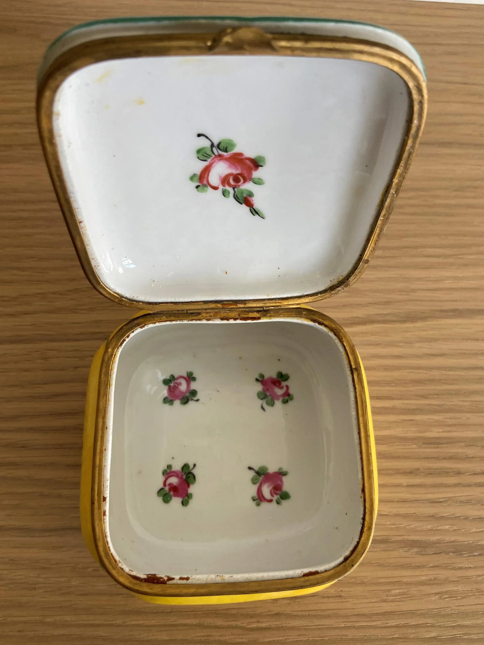Antique French Handpainted Sevres-Style Porcelain Keepsake Box With Ormolu Clasp - 3