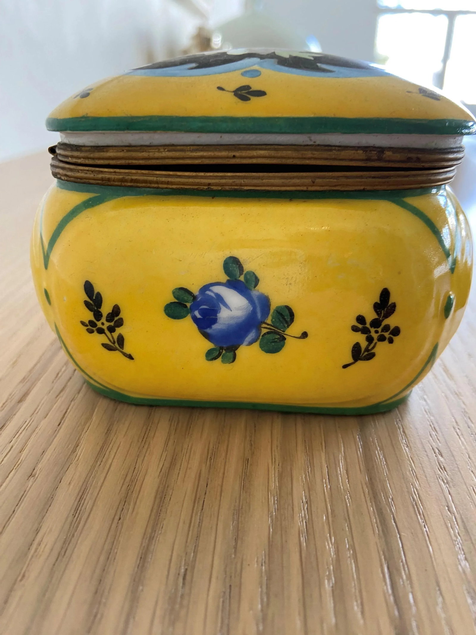 Antique French Handpainted Sevres-Style Porcelain Keepsake Box With Ormolu Clasp - 4