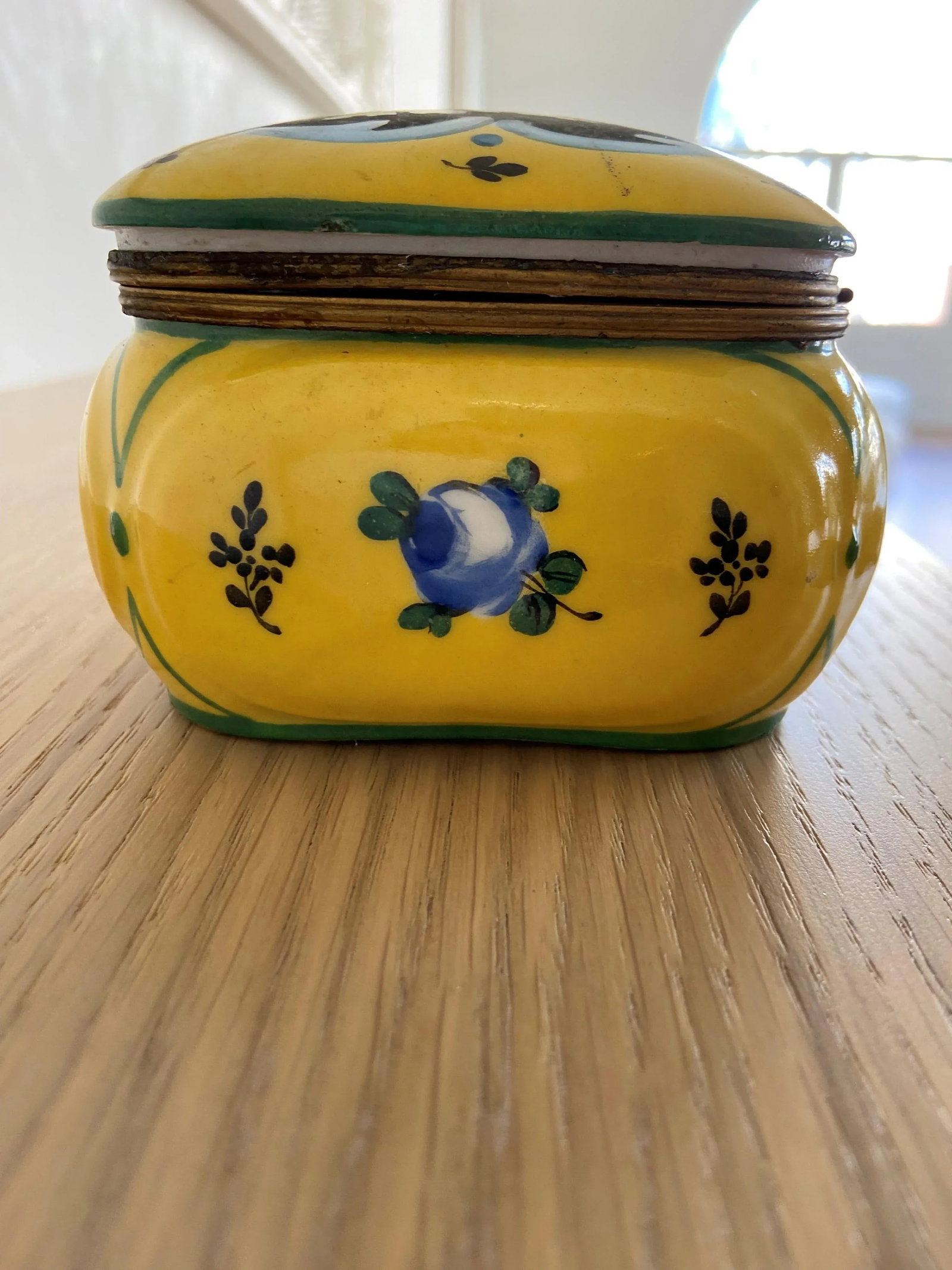 Antique French Handpainted Sevres-Style Porcelain Keepsake Box With Ormolu Clasp - 5