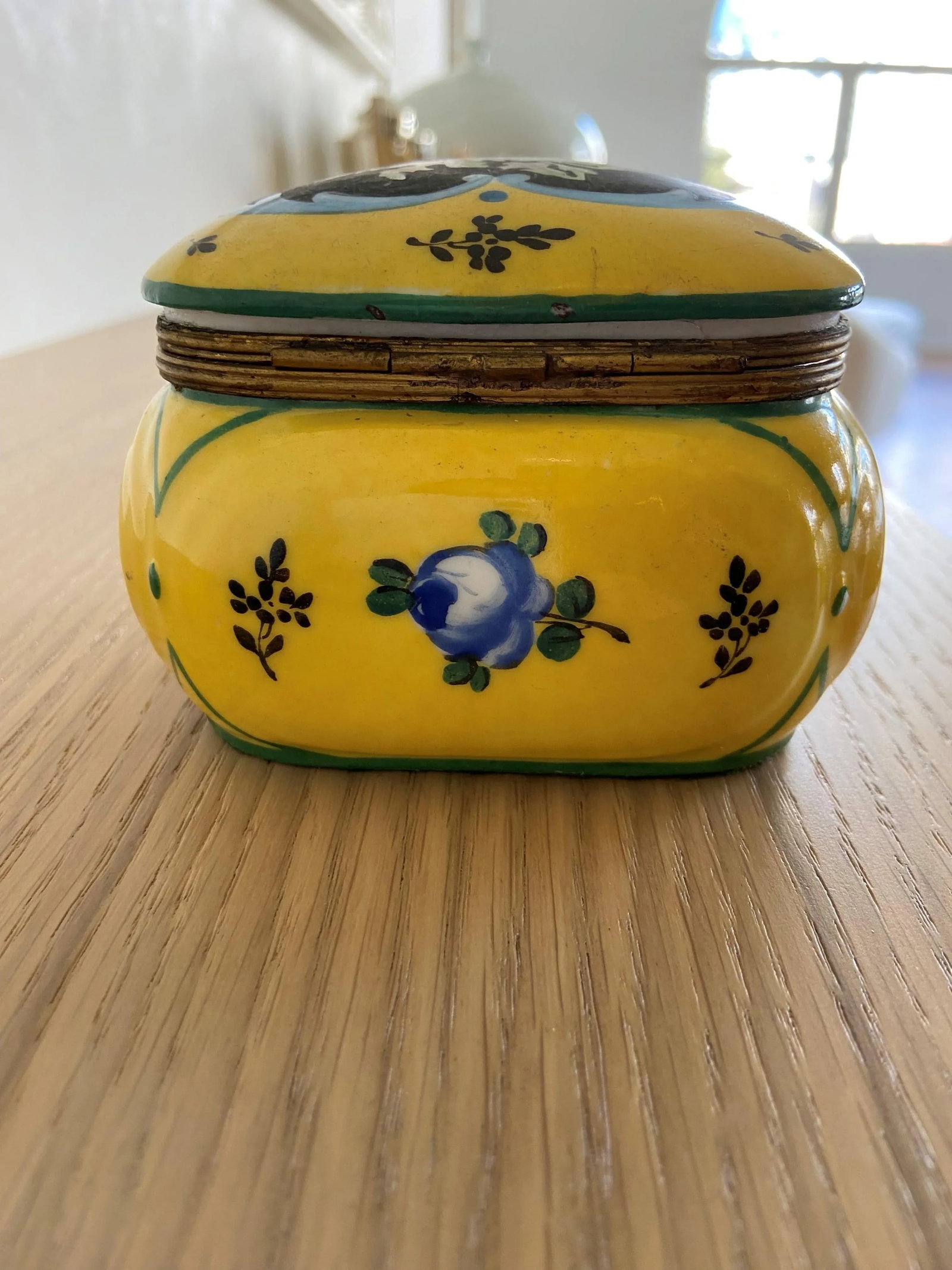 Antique French Handpainted Sevres-Style Porcelain Keepsake Box With Ormolu Clasp - 6