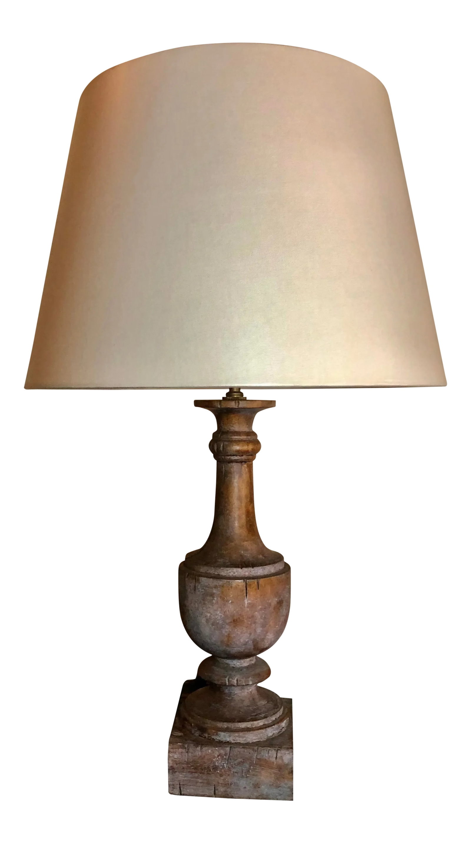 Architectural Finial Wood-Like Table Lamp: Architectural finial wood-like base table lamp. Beautiful custom humidity-resistant lampshade included. Great for a covered outdoor setting or an indoor relaxed atmosphere. Condition: Alterations: