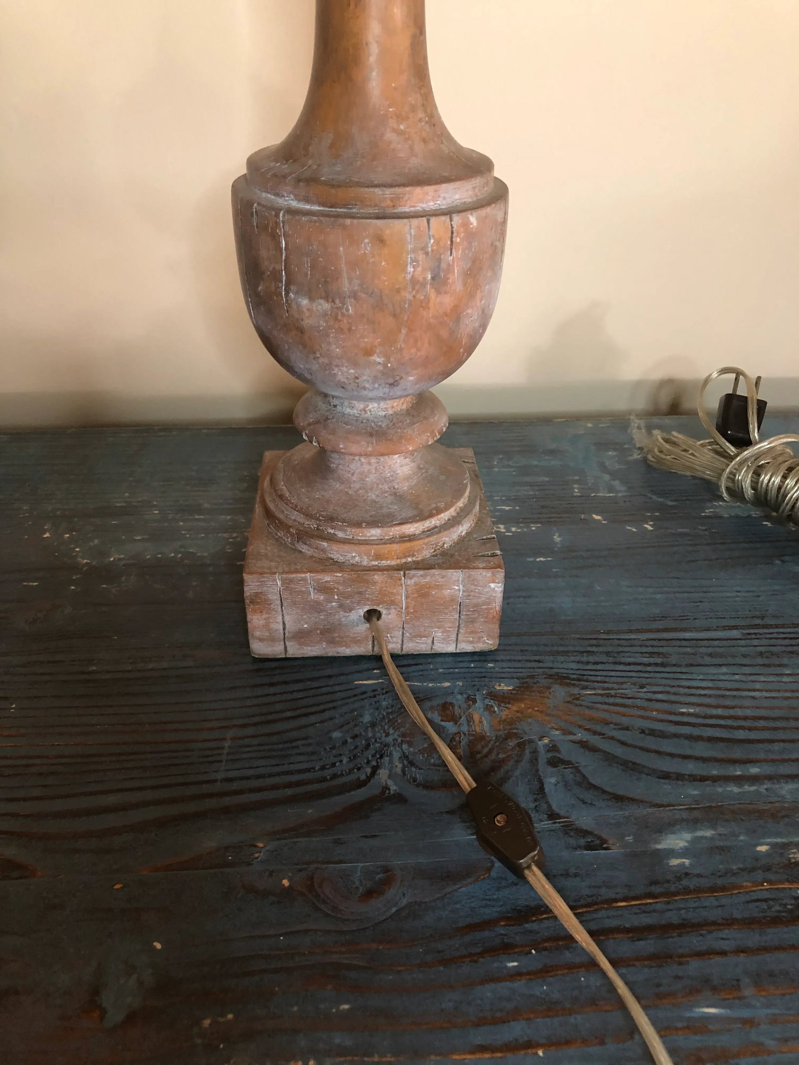 Architectural Finial Wood-Like Table Lamp - 3