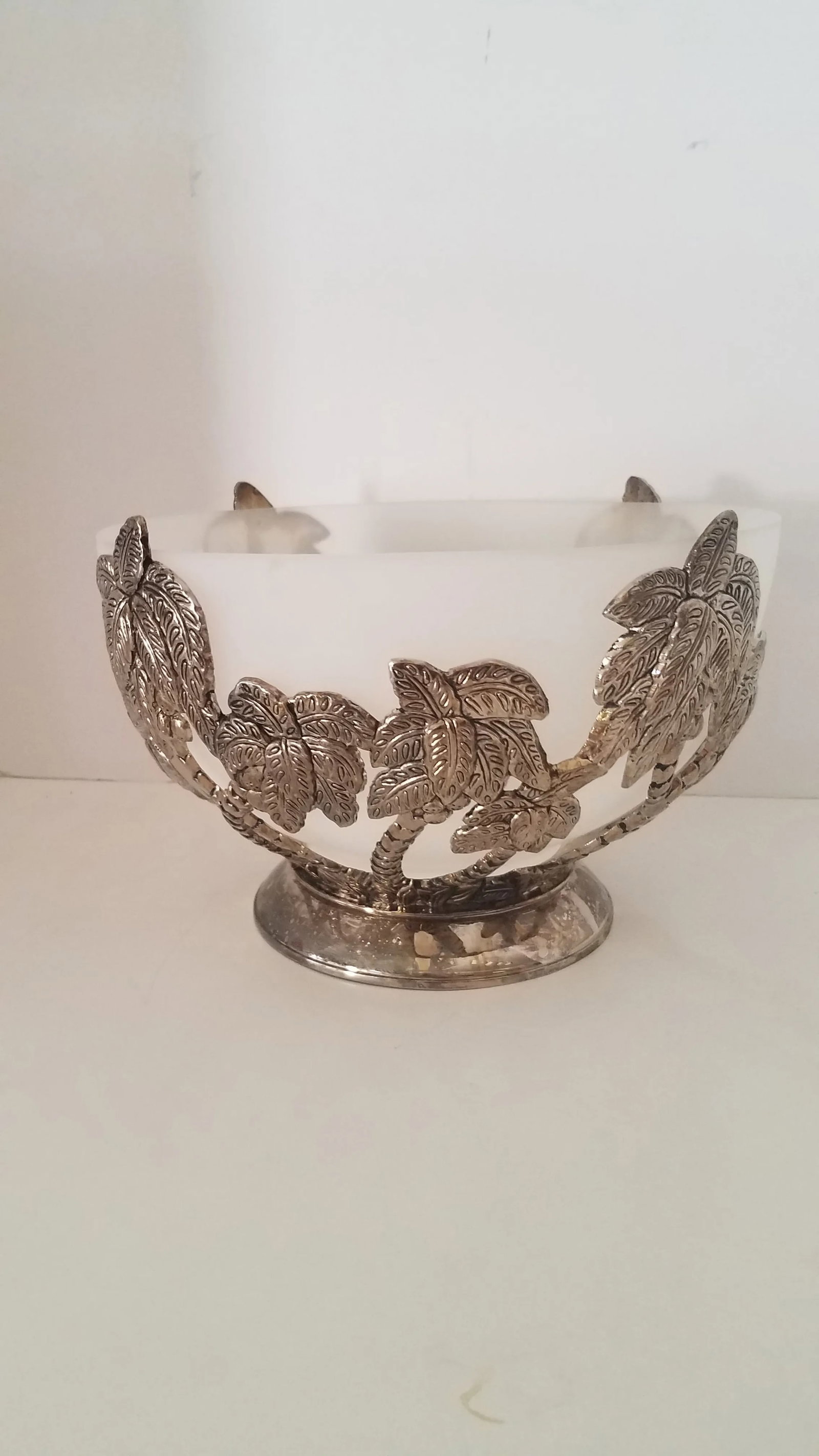 Vintage Godinger Silverplate Coconut Tree Design W/ Frosted Glass Bowl Insert - 6