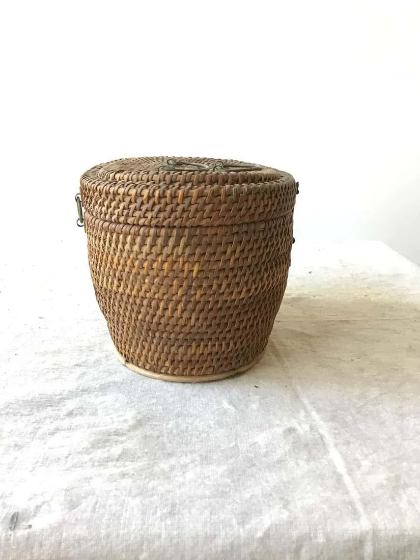 1920s Chinese Wicker and Brass Lunch Basket - 6